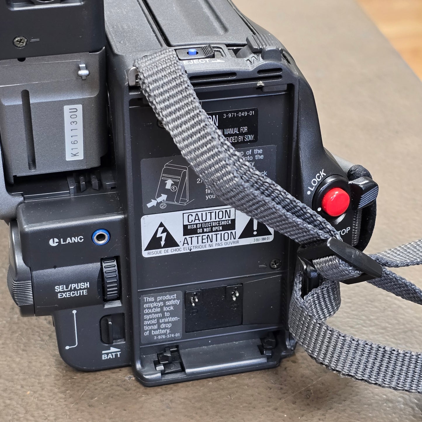 Sony CCD-TR86 Hi8mm NTSC Video Camcorder S# 25541