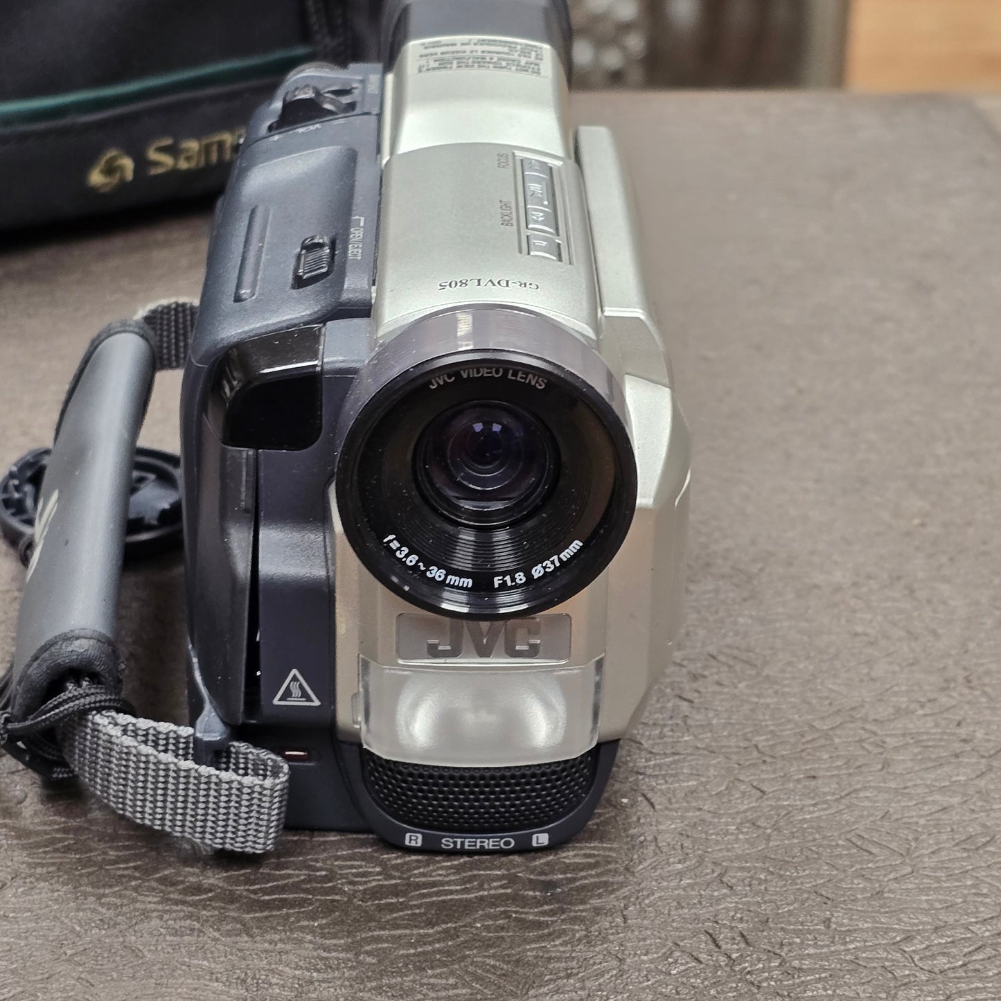 JVC GR-DVL805U Mini DV Camcorder Package (NTSC) S# 16572382