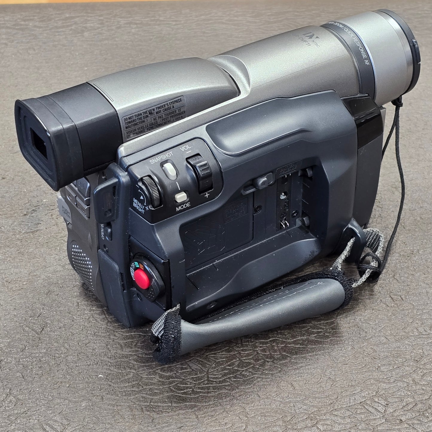 JVC GR-DVF11U Mini DVCamcorder Package (NTSC) S# 15431068