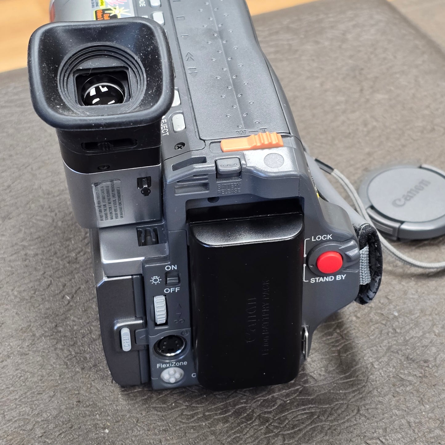 Canon ES420VA Hi8mm NTSC Video Camcorder S# 237302634