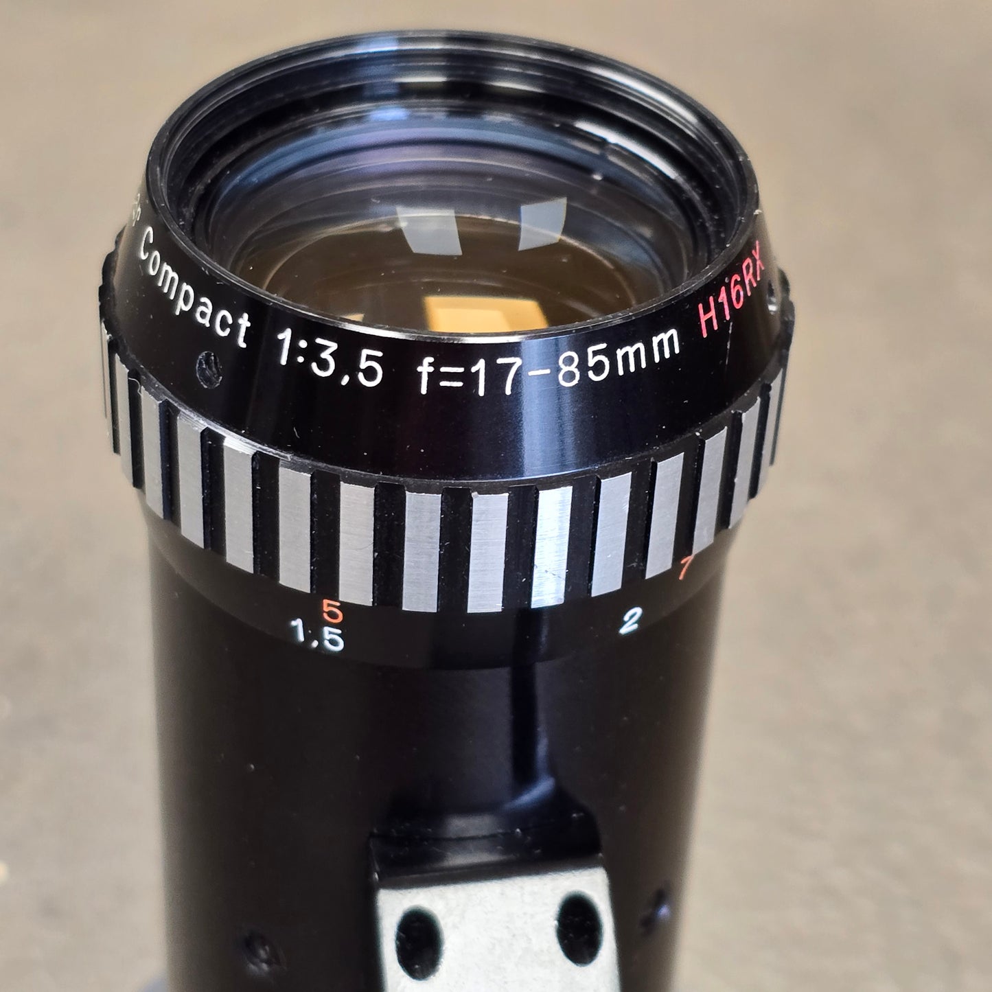 Kern Vario Switar Compact 17-85mm f3.5 H16RX Zoom lens In Bolex Bayonet Mount S# 1121118