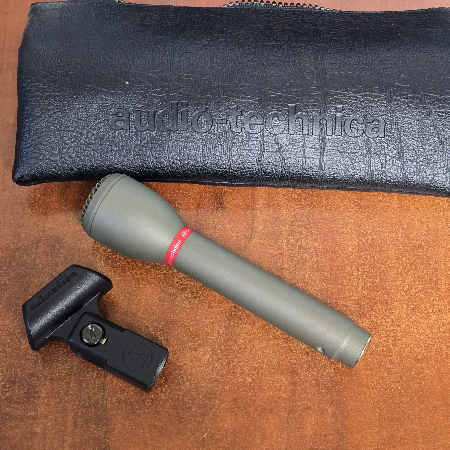 Audio-Technica AT804 - 800 Series Omni-Directional Handheld Dynamic ENG Microphone