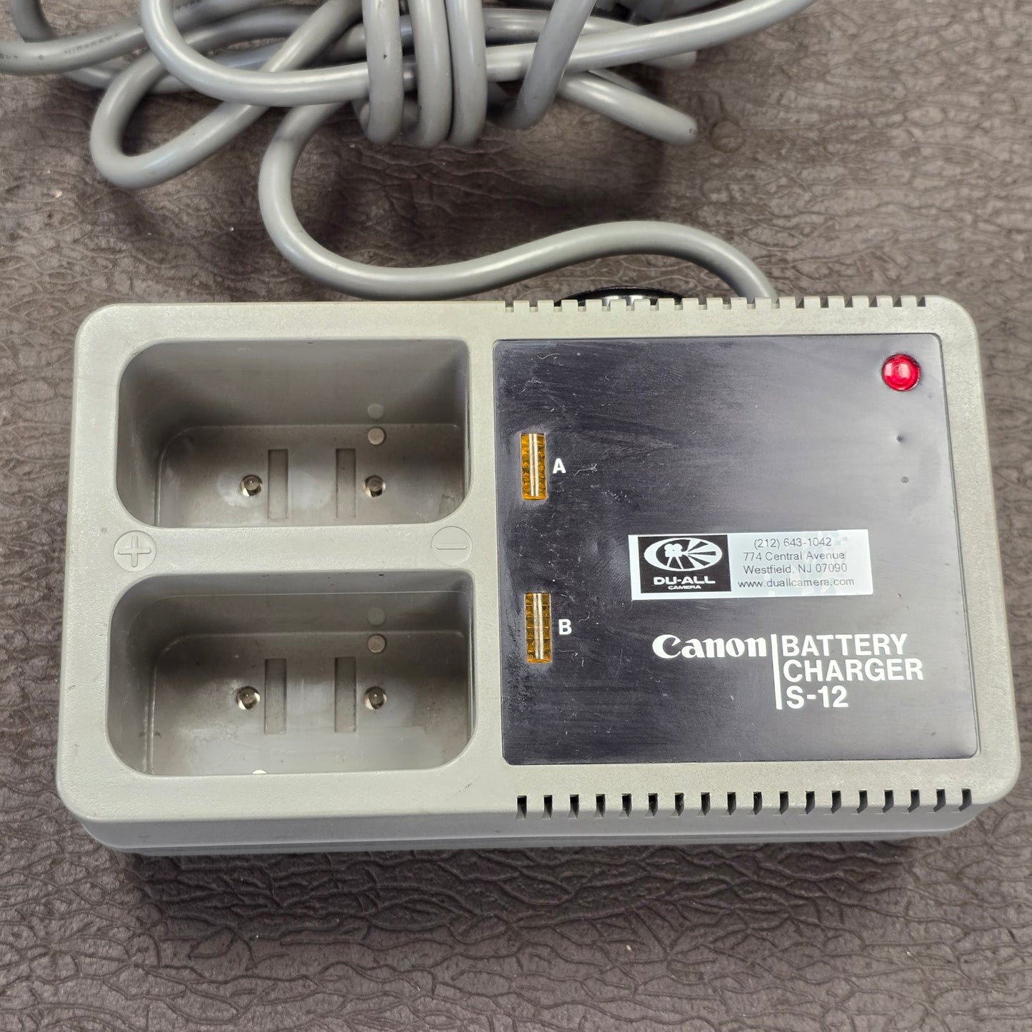 Canon S-12 Dual 12 volt battery charger S# 002107