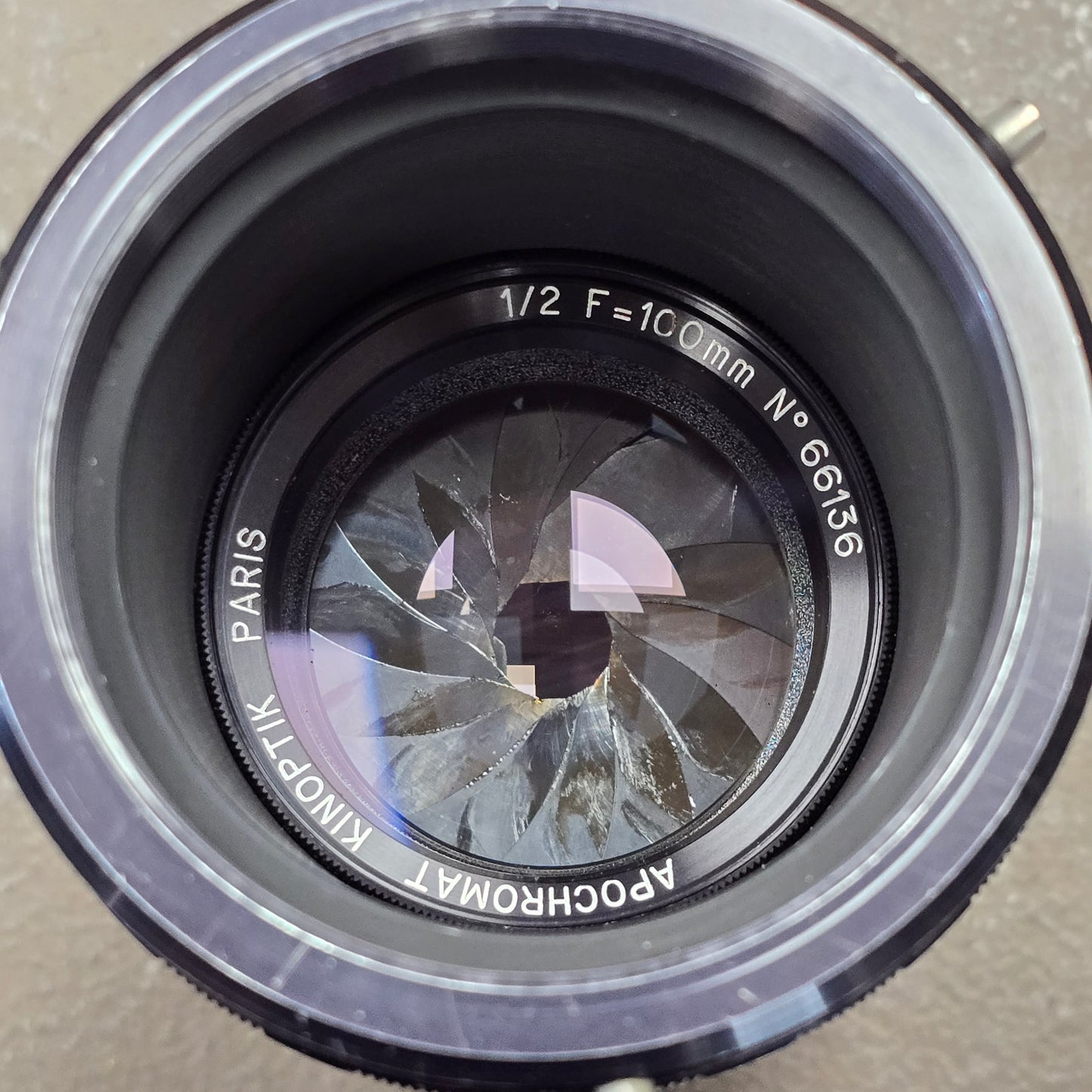 Apochromat Kinoptik Paris 100mm f2 / T2.5 Macro Lens Arri Standard Mount S# 66136