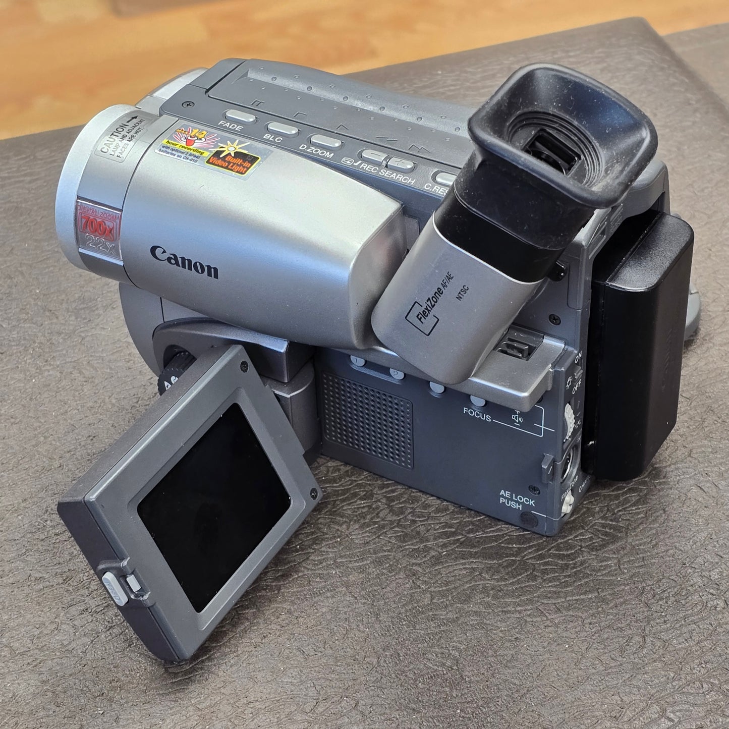 Canon ES420VA Hi8mm NTSC Video Camcorder S# 237302634