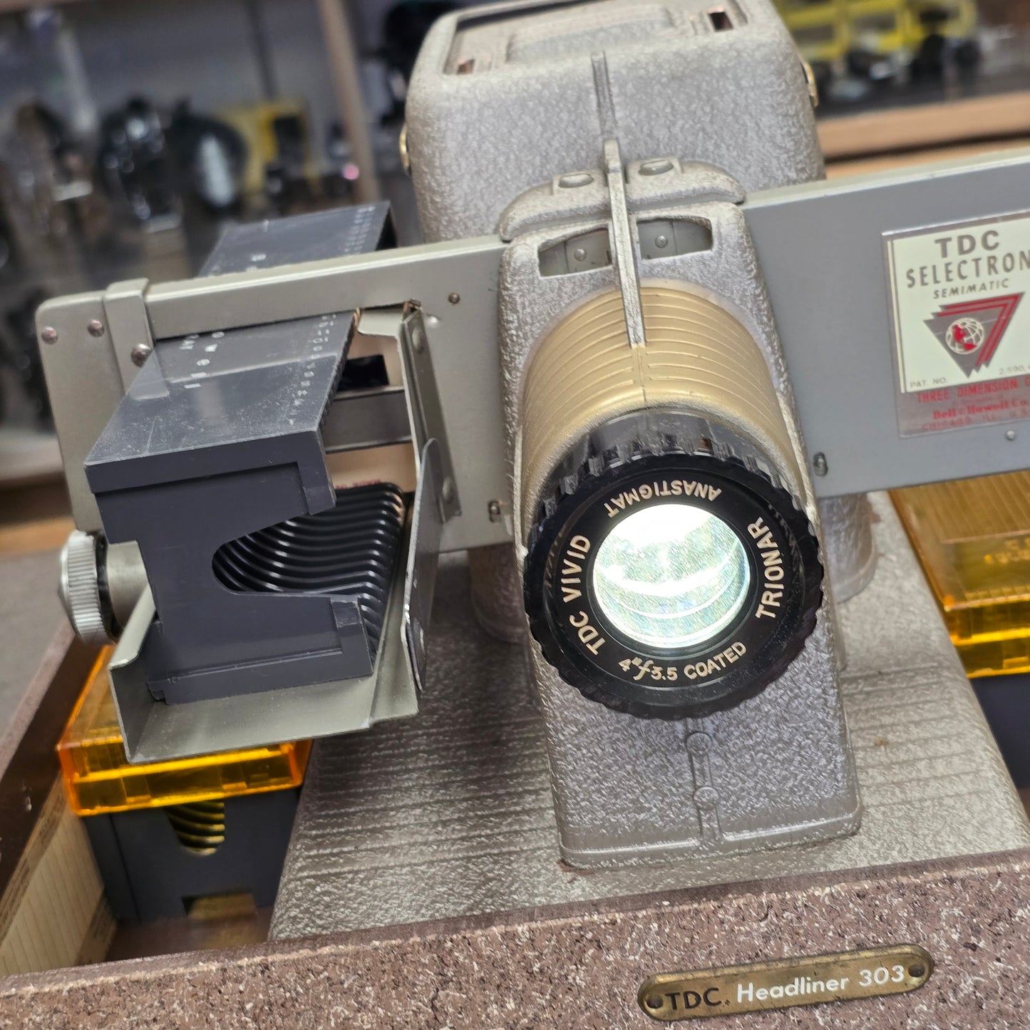 TDC Headliner 303 35mm Slide Projector with Carrying Case