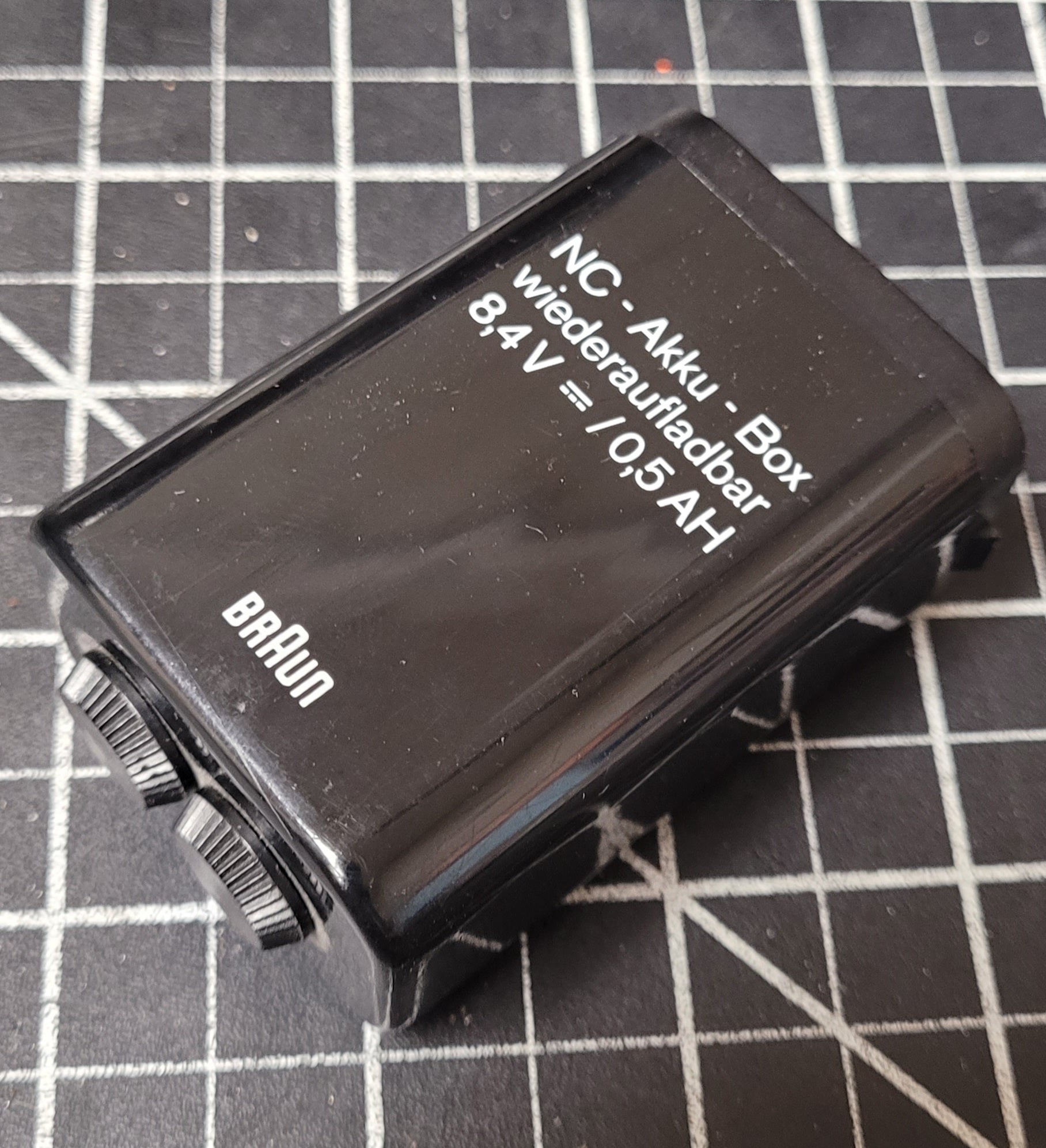 Braun Nizo Akku AA Battery Box – Du-All Camera