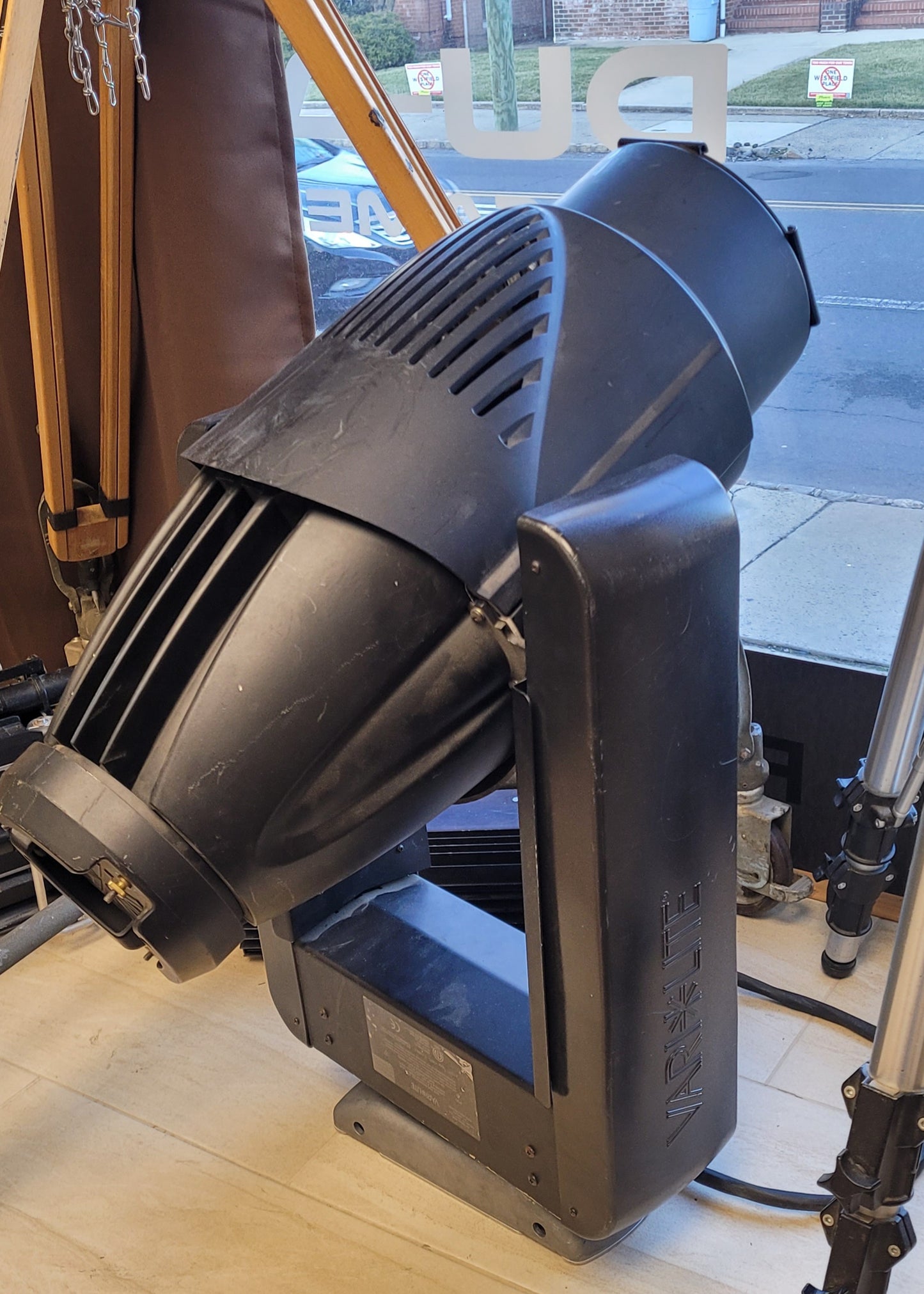 Varilite VL1000AS Moving Light with VL1000APS Power Supply