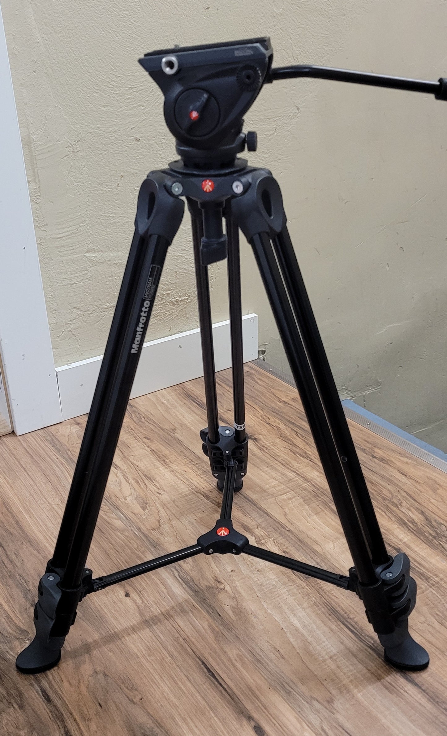 Manfrotto Tripod MVH500A Head / MVT502AM Legs with Spreader & Case