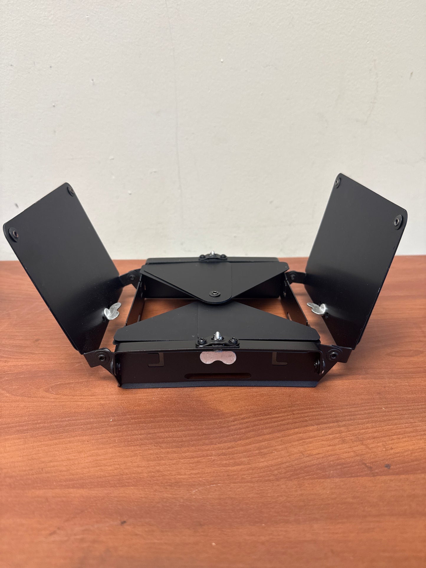 Lowel Complete 4-Leaf Barndoor for Omni Light