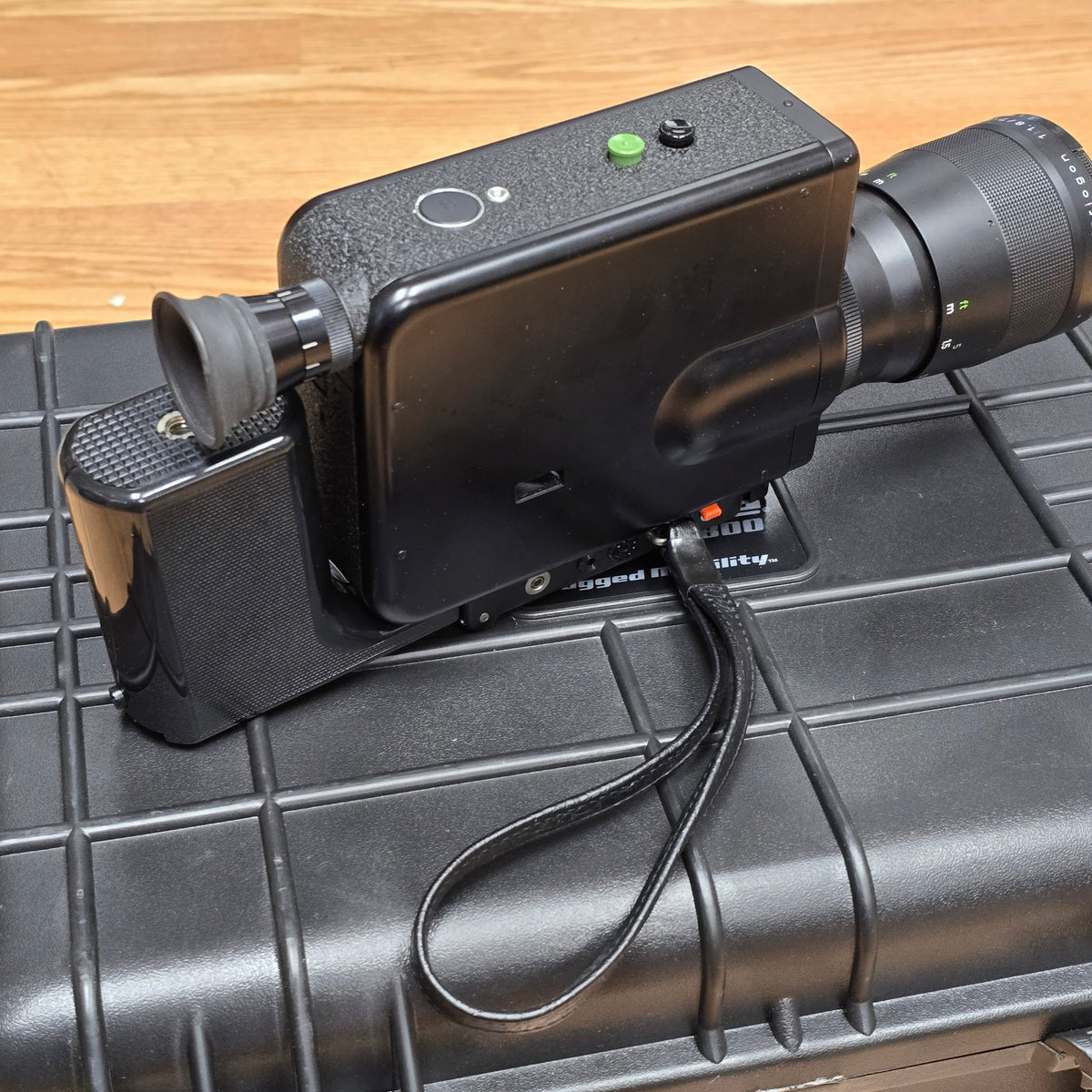 Nizo 801 Super 8mm Camera (Black Version) S# 1170082 With Case