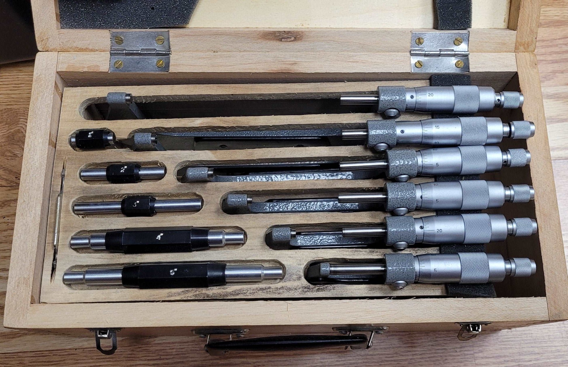 Aerospace 0 - 6” Six Piece Micrometer Tool With wood Case & Attachments Complete