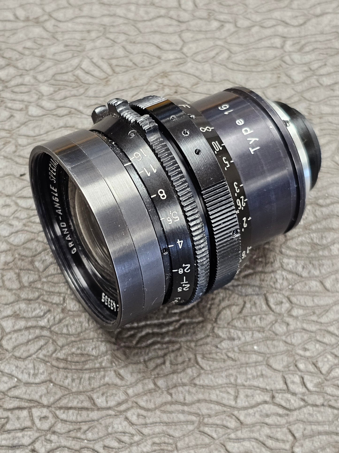 Kinoptik Paris 12.5mm f/2.5/T2.8 Grand-Angle Special Arri Standard Mount S# 43339