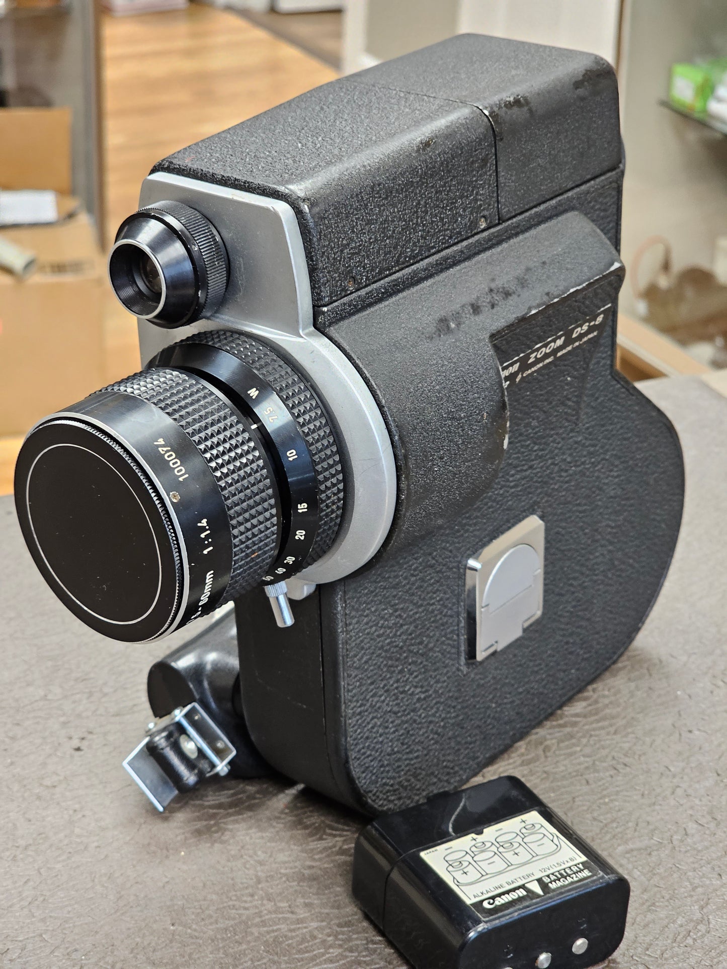 Canon Zoom DS-8 Double Super 8mm Camera S# 102337-100074  with Case