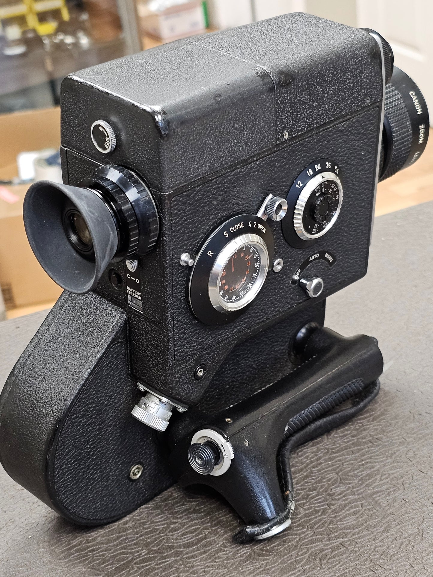 Canon Zoom DS-8 Double Super 8mm Camera S# 102337-100074  with Case