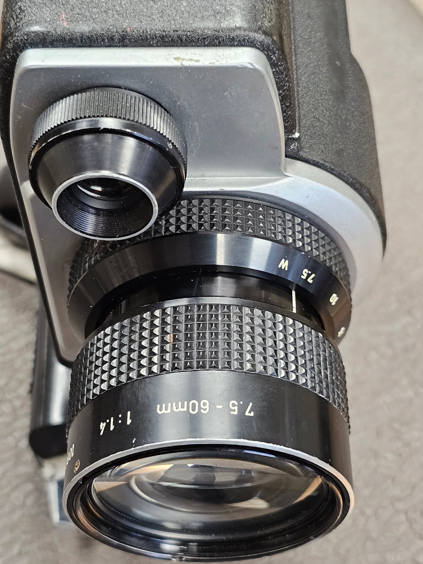 Canon Zoom DS-8 Double Super 8mm Camera S# 102337-100074  with Case