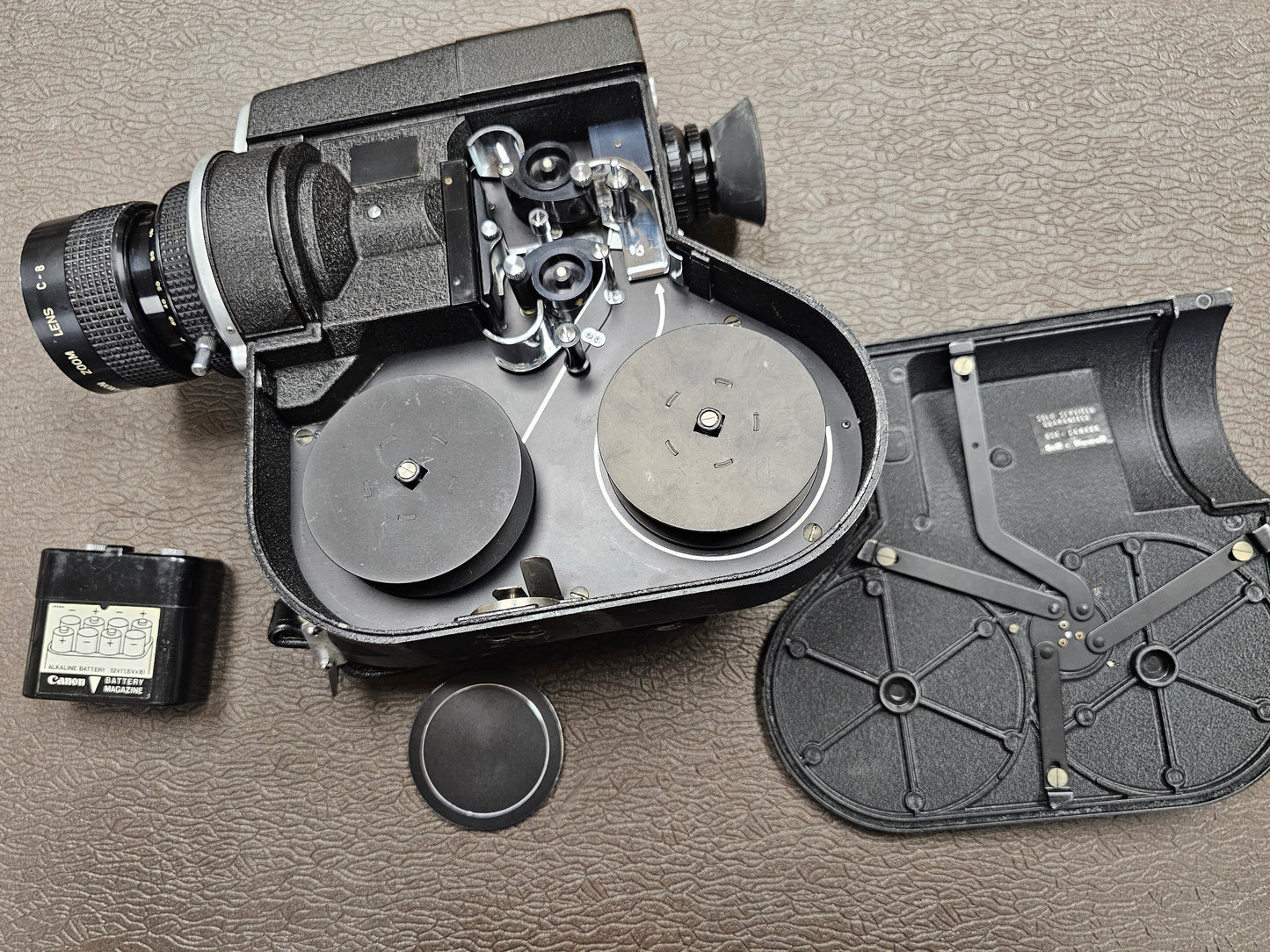 Canon Zoom DS-8 Double Super 8mm Camera S# 102337-100074  with Case