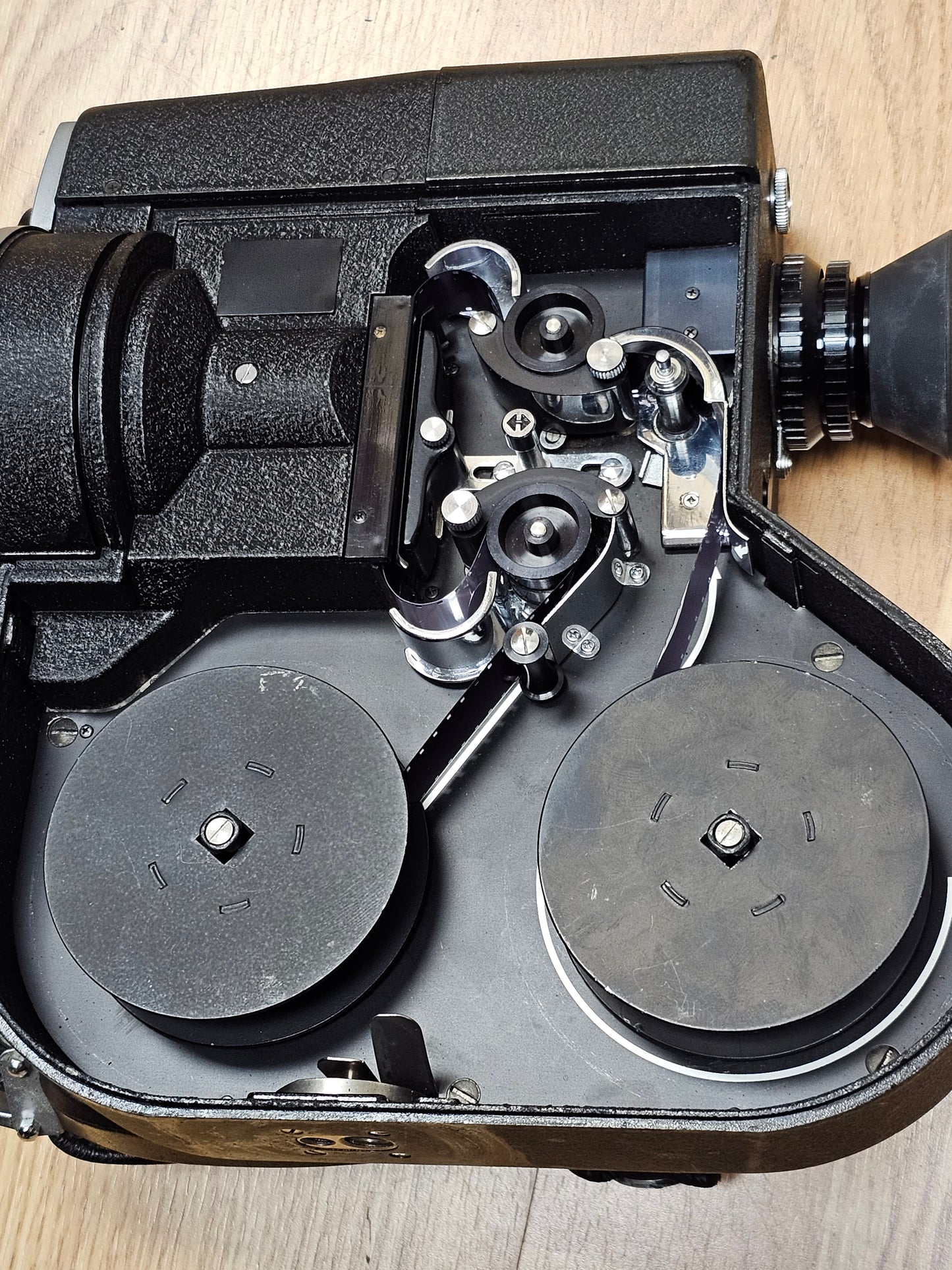 Canon Zoom DS-8 Double Super 8mm Camera S# 102337-100074  with Case