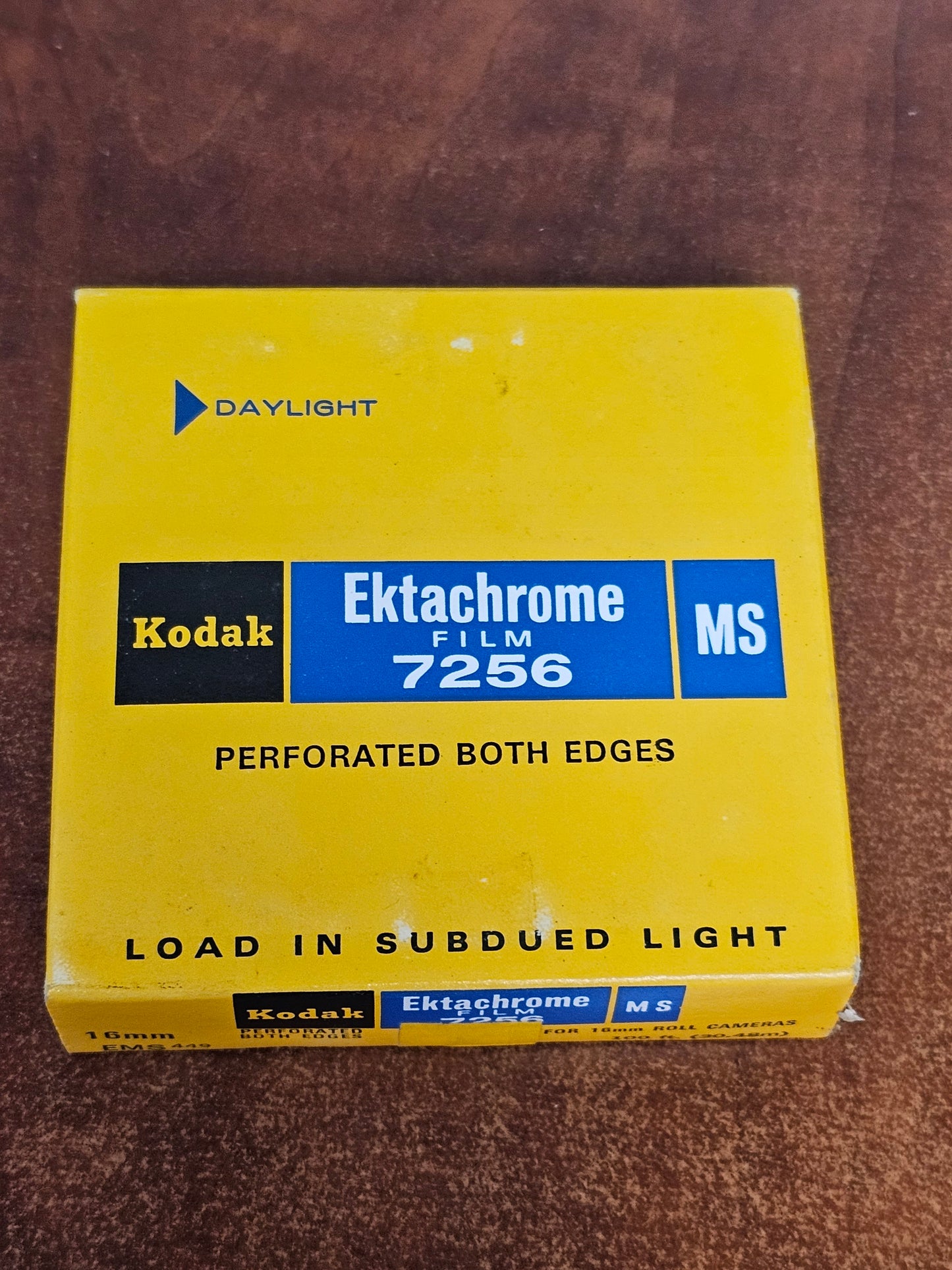 KODAK 7256 Ektachrome MS 16mm 100' Color Reversal Film ( Expired Stock )