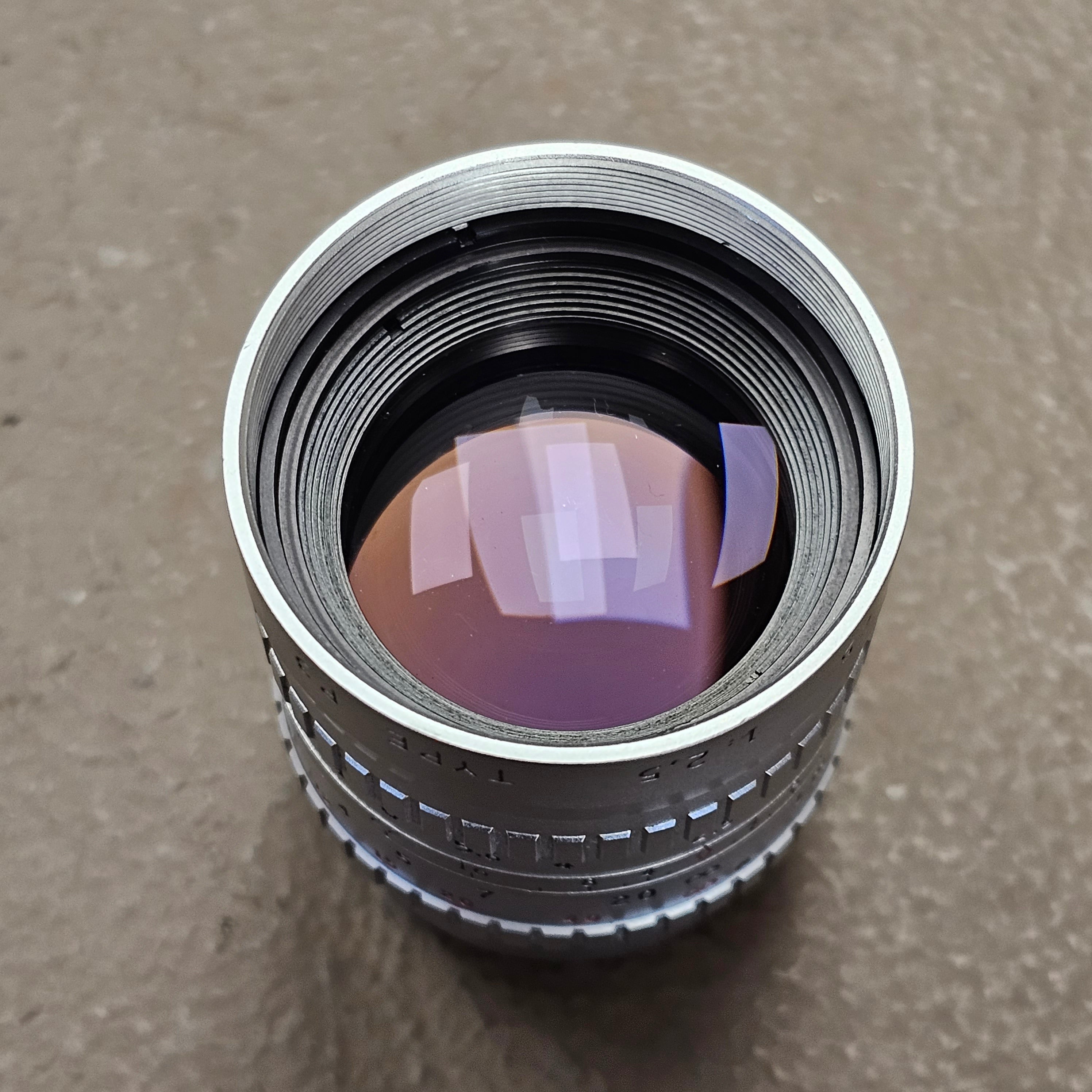 Angenieux 2.5/75mm Type P3 Cマウント P.Angenieux 75mm f2.5 Type P3 - Lens – Kamerastore