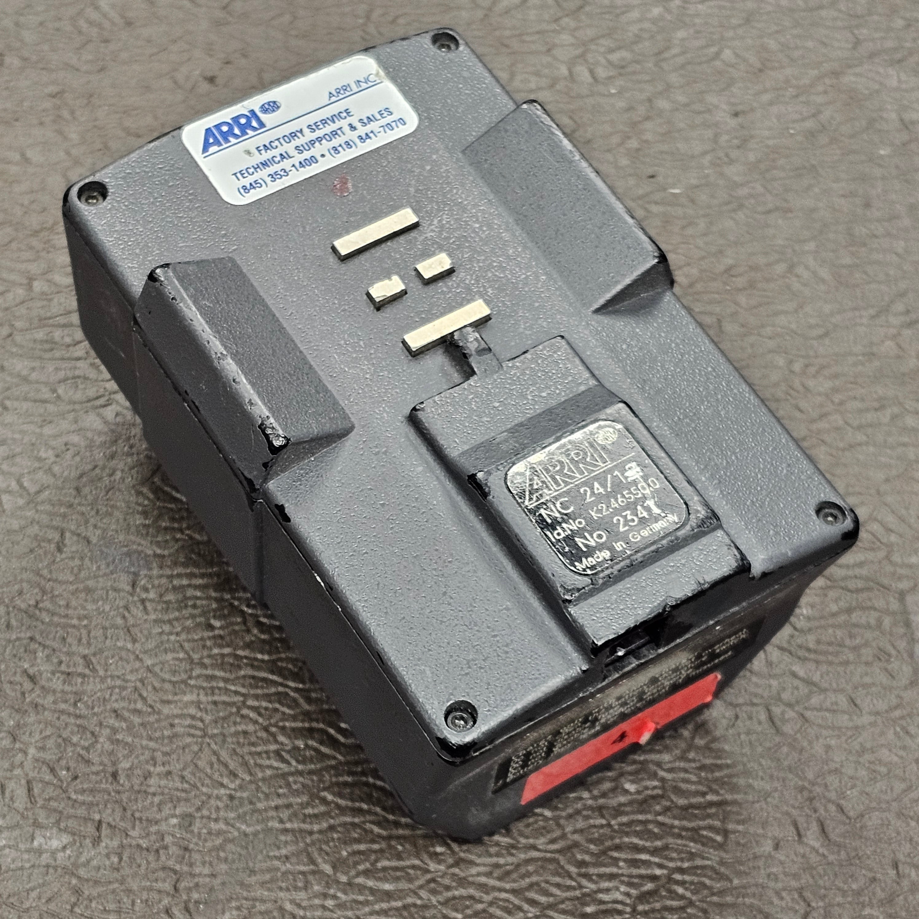Arri SR3 NC 24/1.2 Onboard battery S# 2341 – Du-All Camera