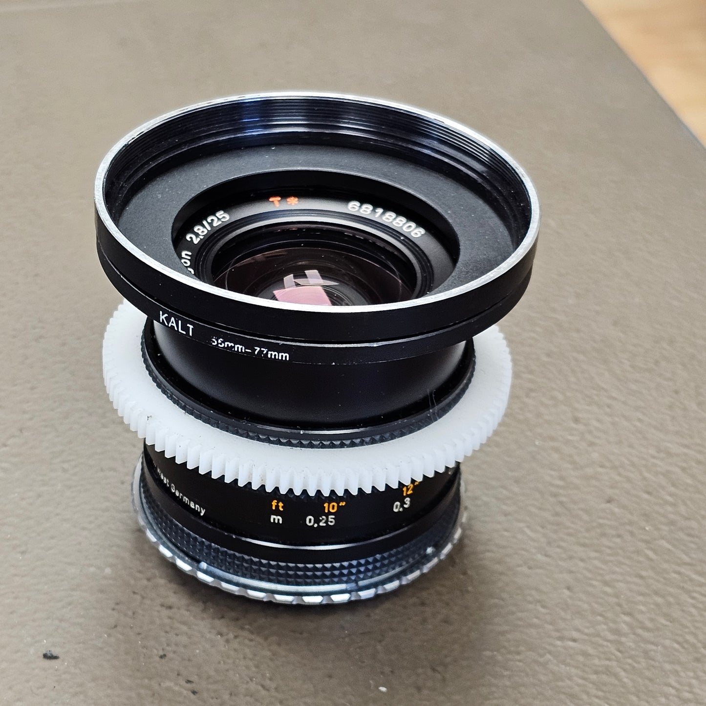 Zeiss Contax Distagon 25mm f2.8 T* Contax Mount Lens S# 6818806