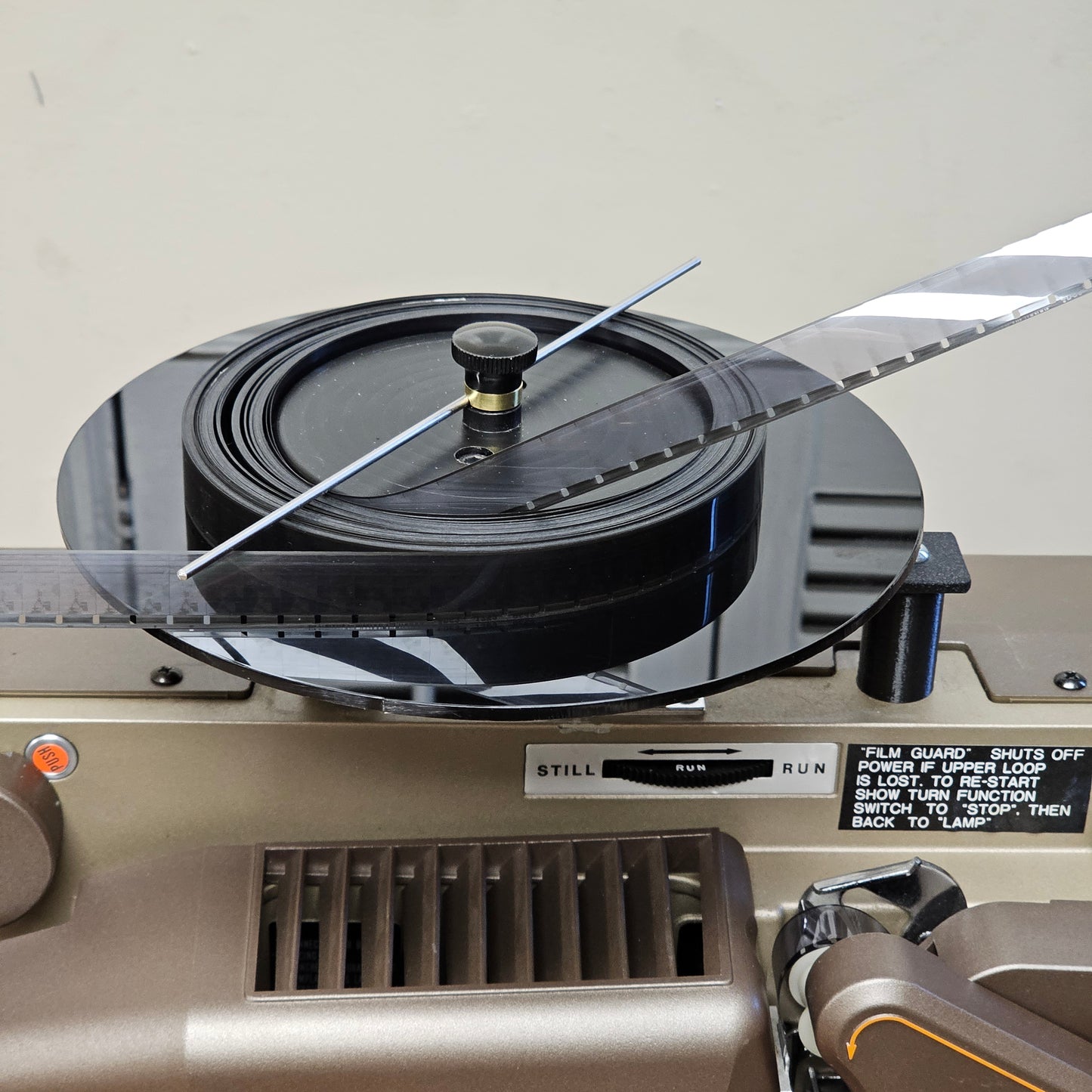 Eiki 16mm Film Looper (Medium 200')