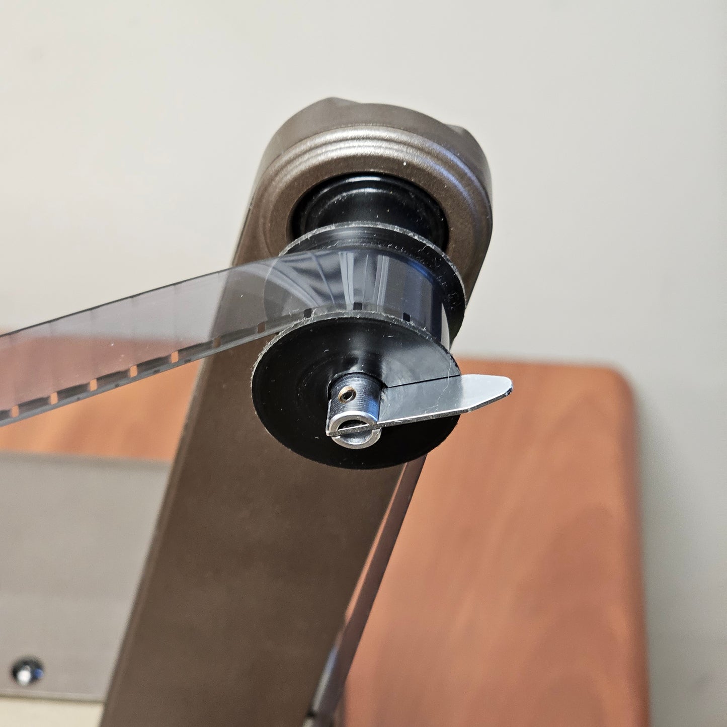 Eiki 16mm Film Looper (Medium 200')