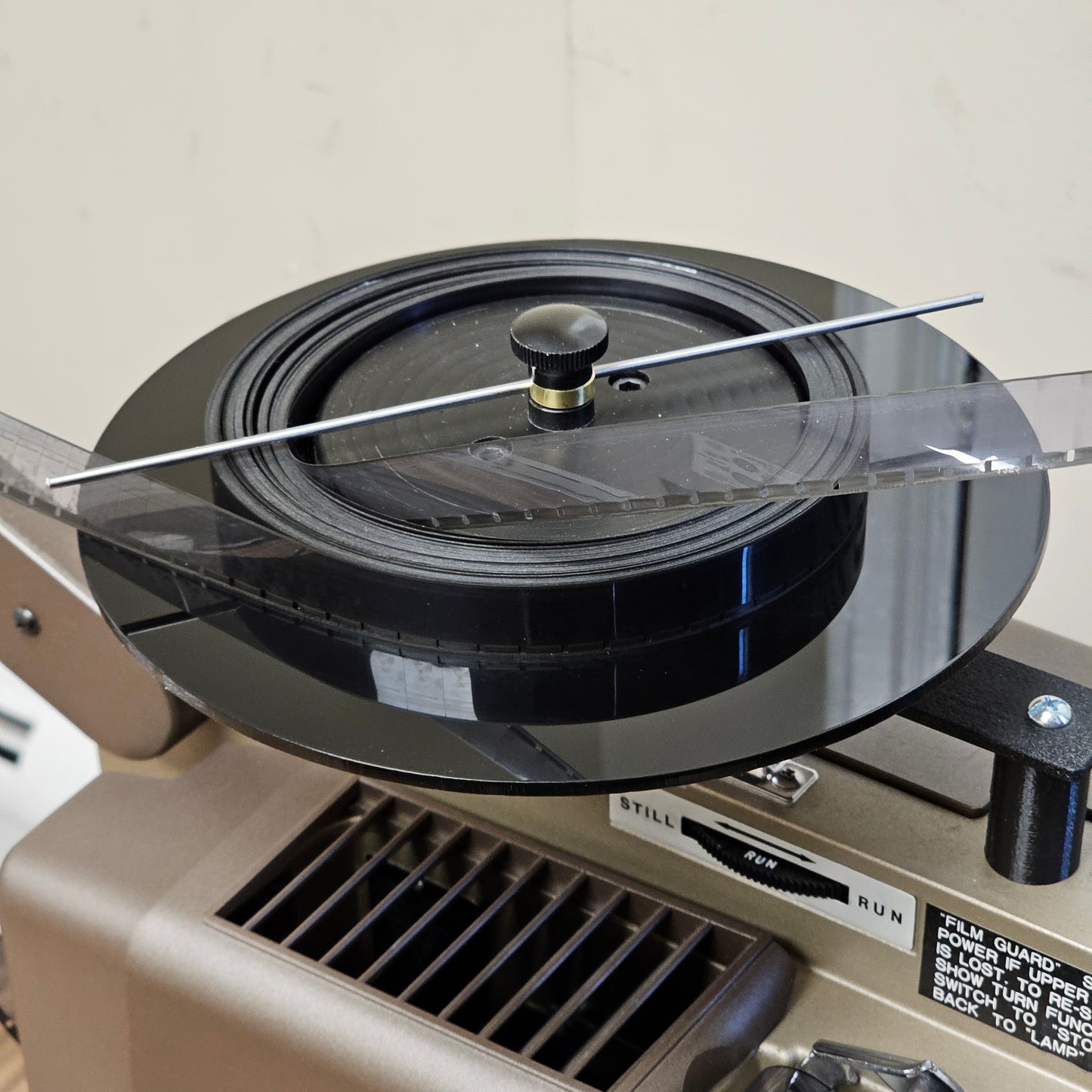 Eiki 16mm Film Looper (Medium 200')