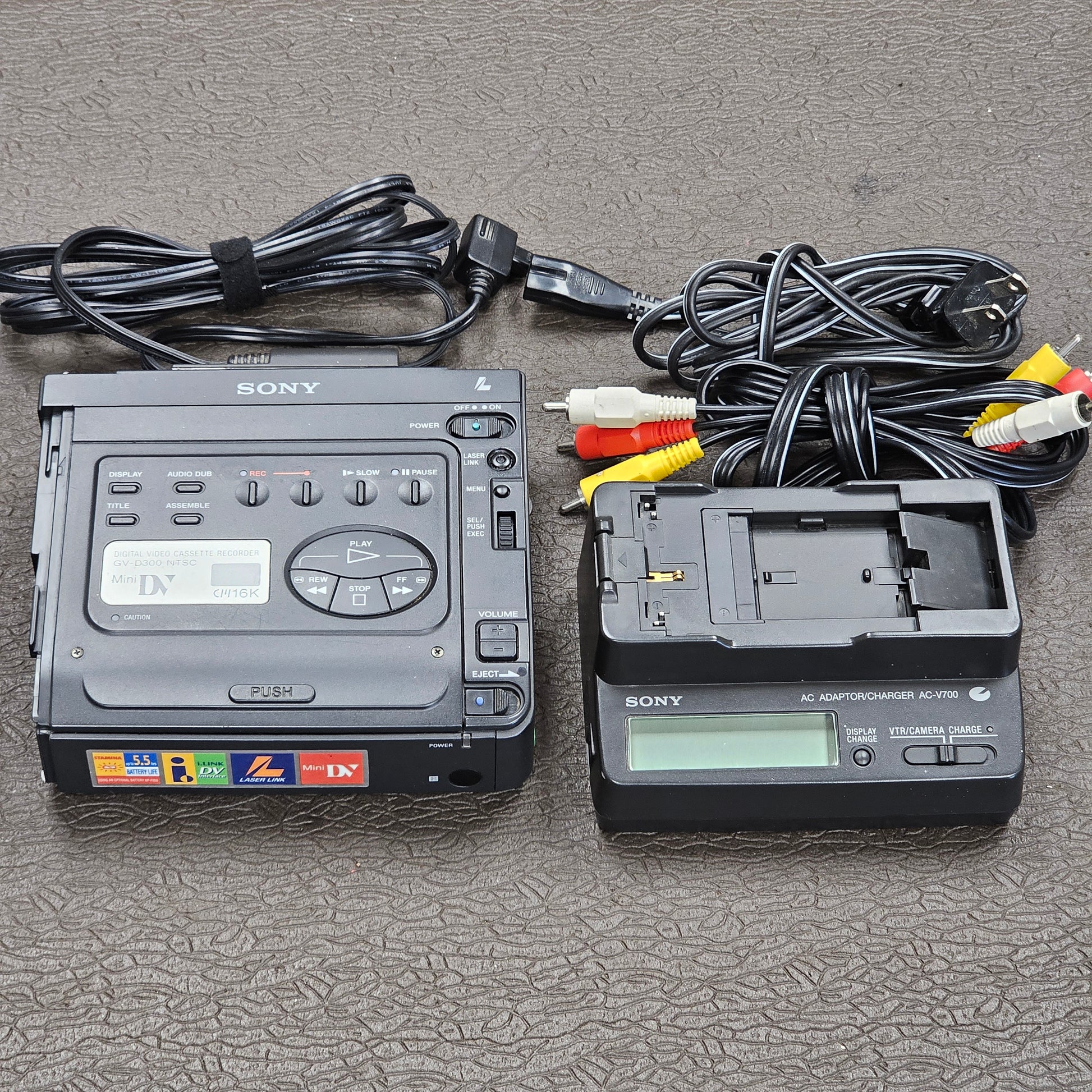 Cassette Player Camcorder For Mini Dv Tapes Sony GV-D300 Mini DV