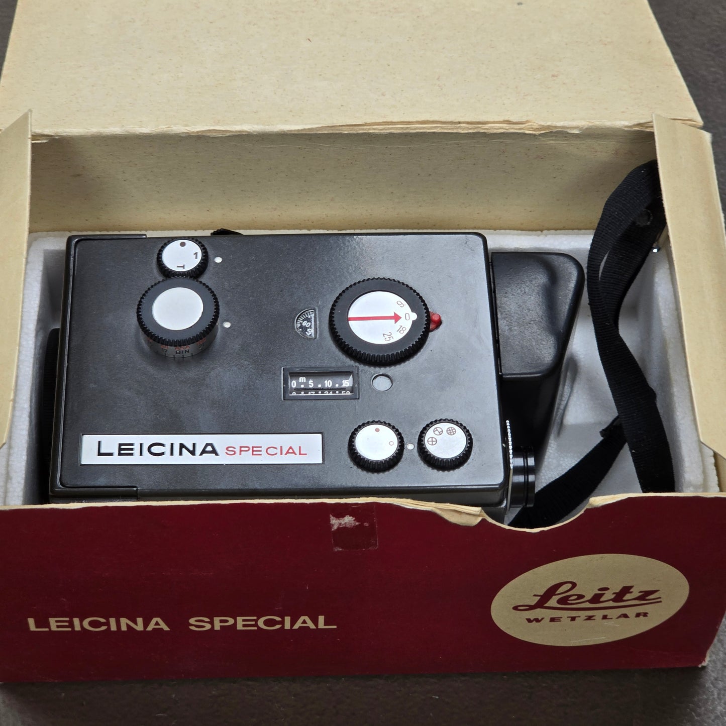 Leicina Special Super 8mm Camera S# 083417 with Optivaron 6-66mm Zoom lens S# 12424960