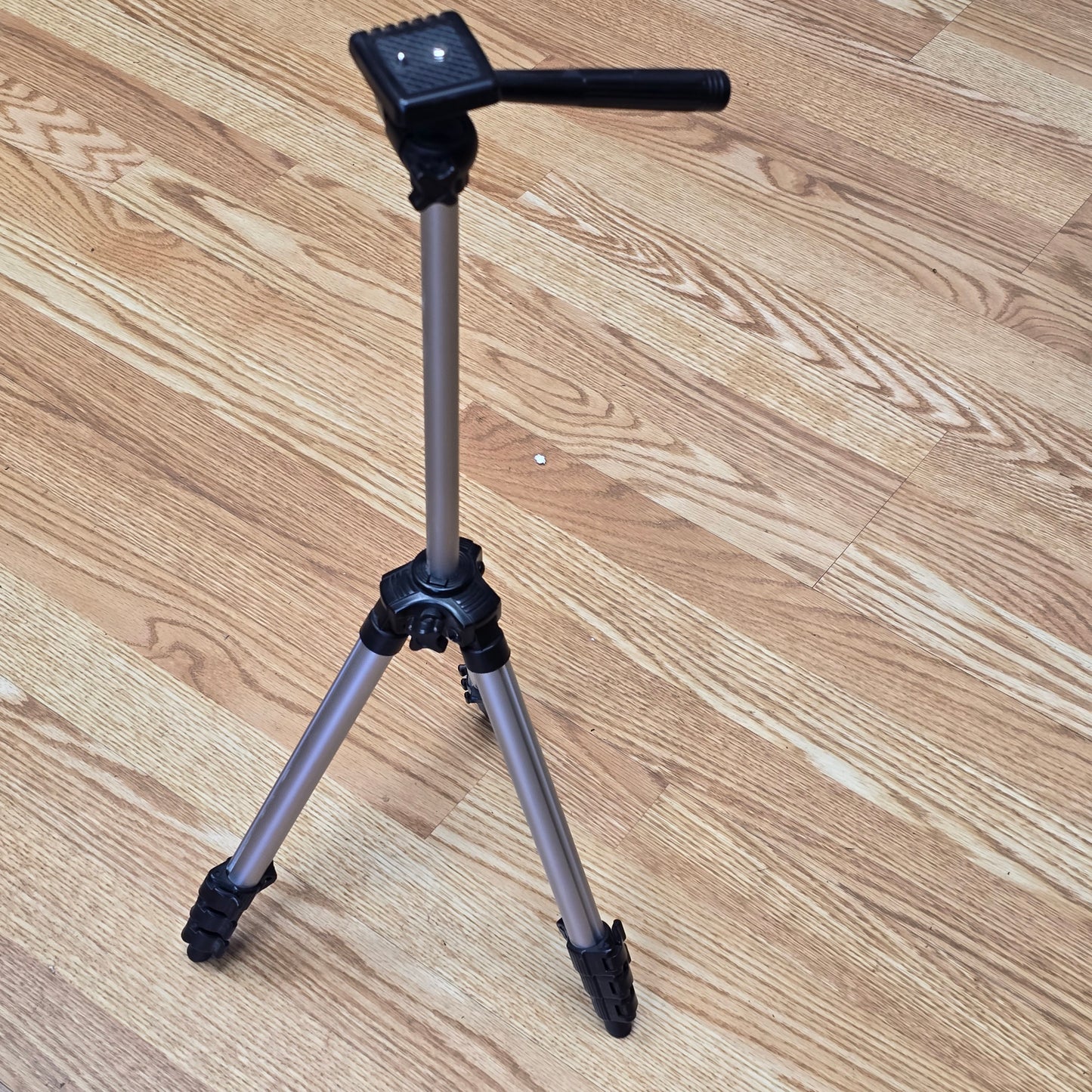 Sakar 48” Camera Tripod