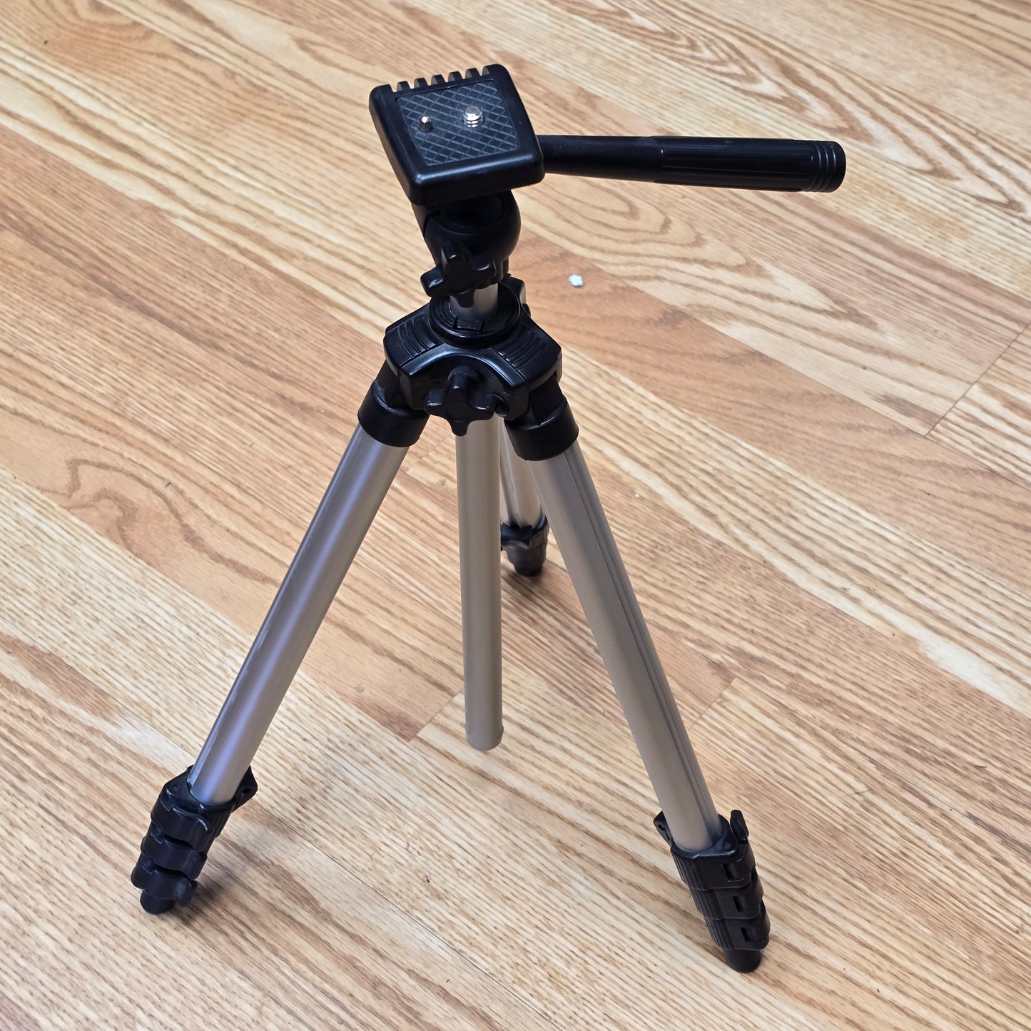 Sakar 48” Camera Tripod