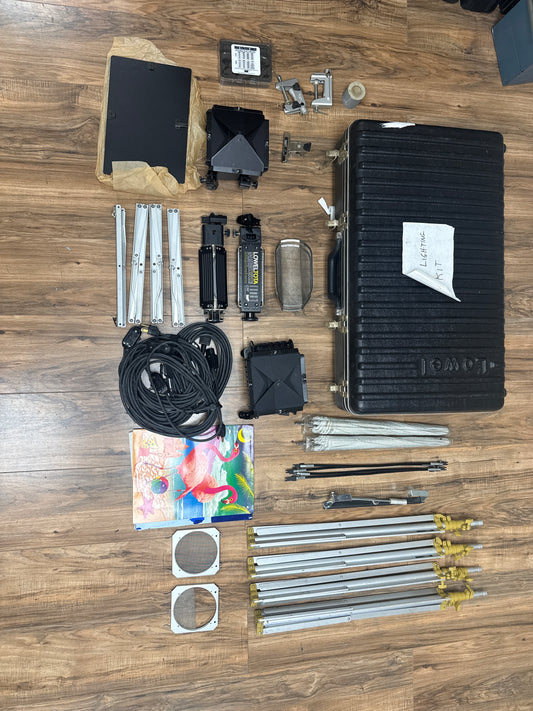 Lowel Light Kit w/ 2 Totas, 2 Omnis 4 stands, 2 umbrellas, 1 travel case (lightly used)