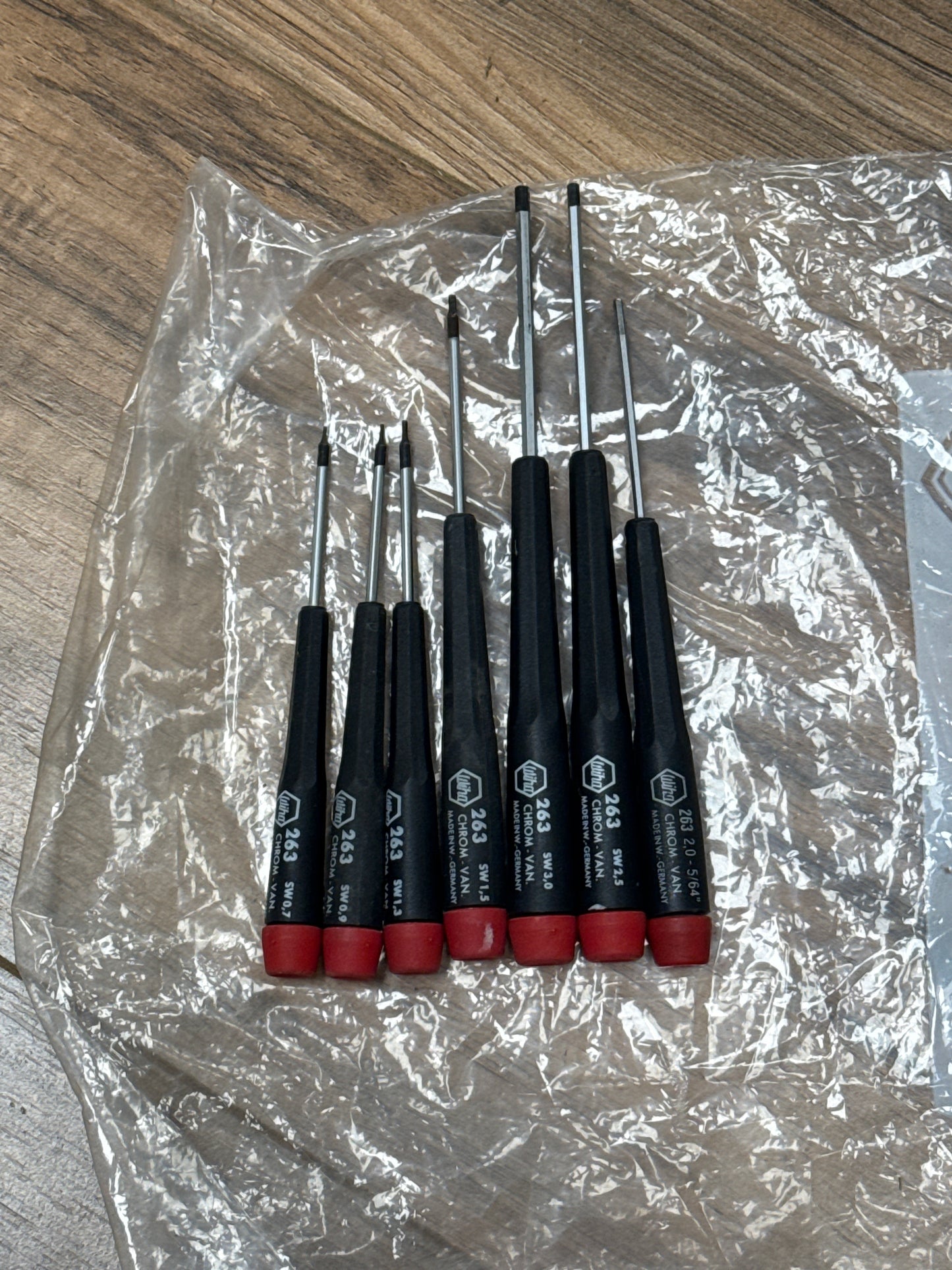 Wiha 26390 Hex Metric Screwdriver Set, 7 Piece, 0.7–3.0mm, Precision Handle (used)