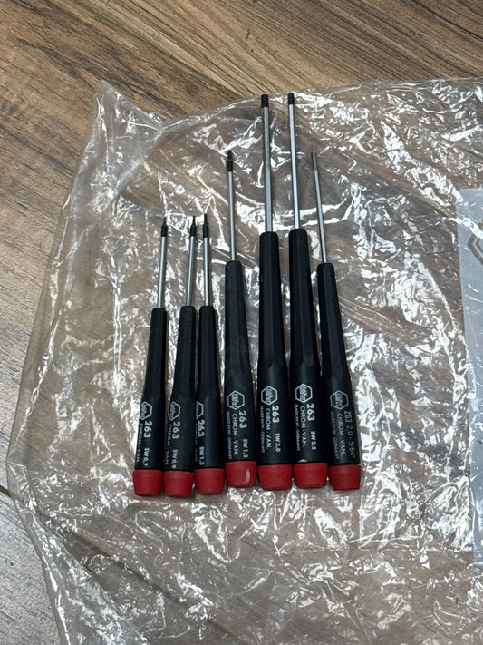 Wiha 26390 Hex Metric Screwdriver Set, 7 Piece, 0.7–3.0mm, Precision Handle (used)