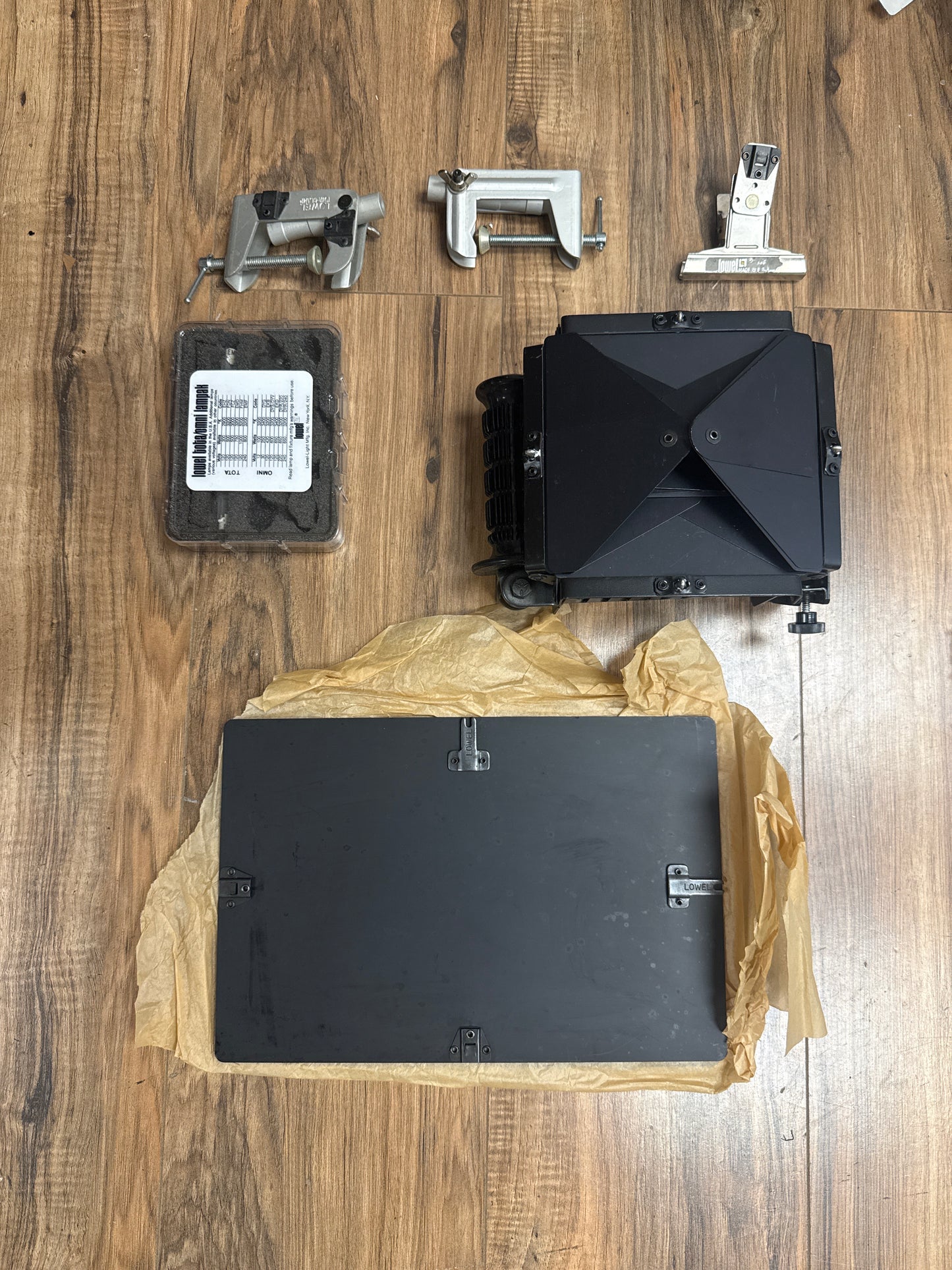 Lowel Light Kit w/ 2 Totas, 2 Omnis 4 stands, 2 umbrellas, 1 travel case (lightly used)