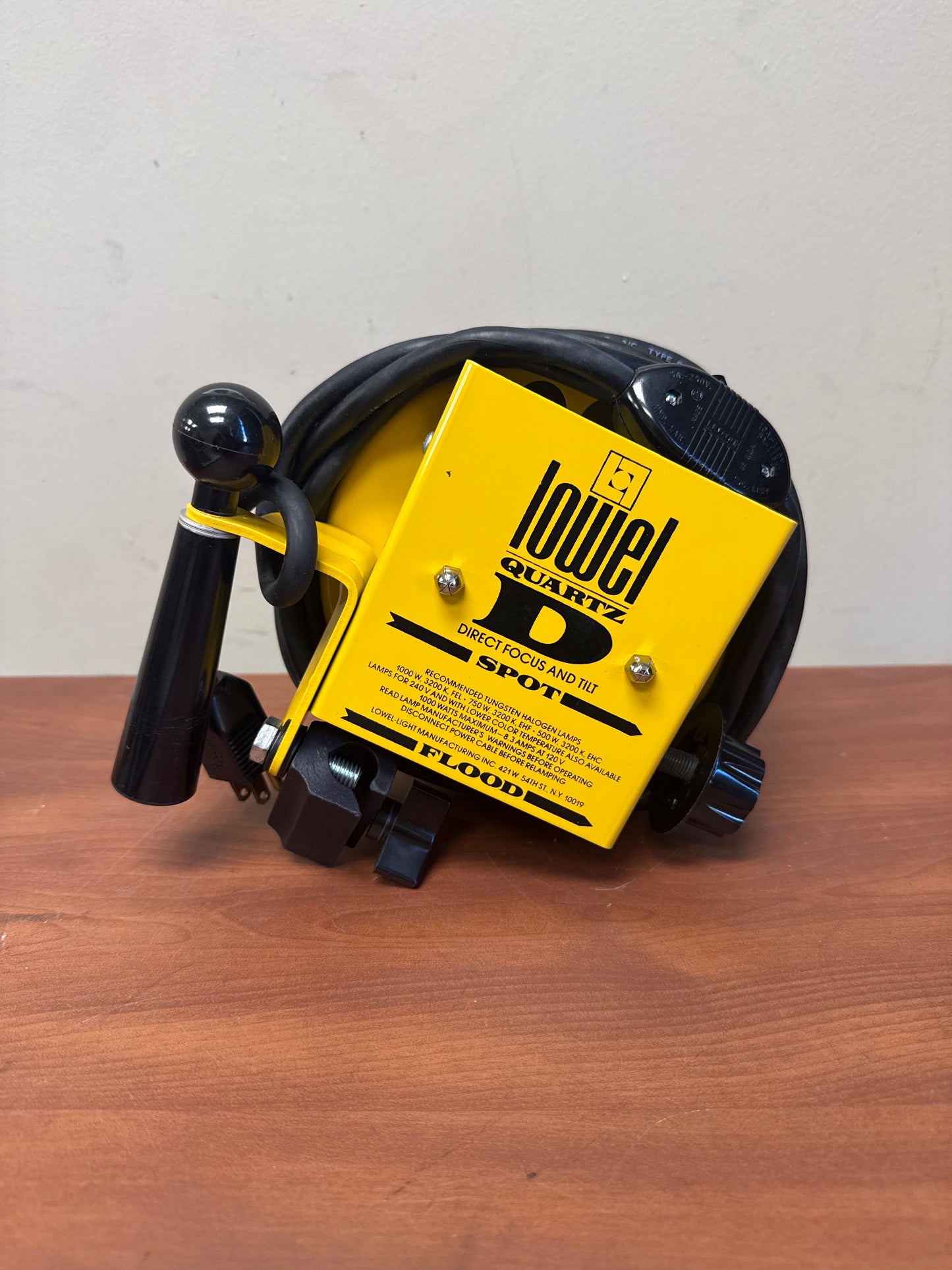 Vintage Lowel Lighting Quartz D Flood Spot Lamp / Direct Focus & Tilt w/ Barndoor