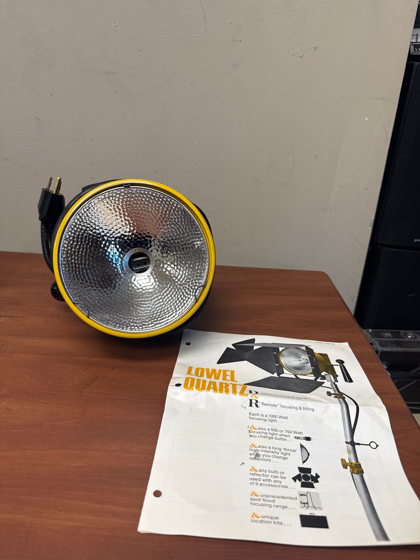 Vintage Lowel Lighting Quartz D Flood Spot Lamp / Direct Focus & Tilt w/ Barndoor