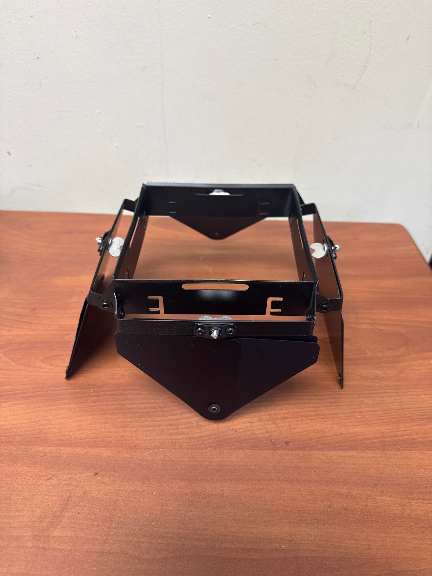 Lowel Complete 4-Leaf Barndoor for Omni Light