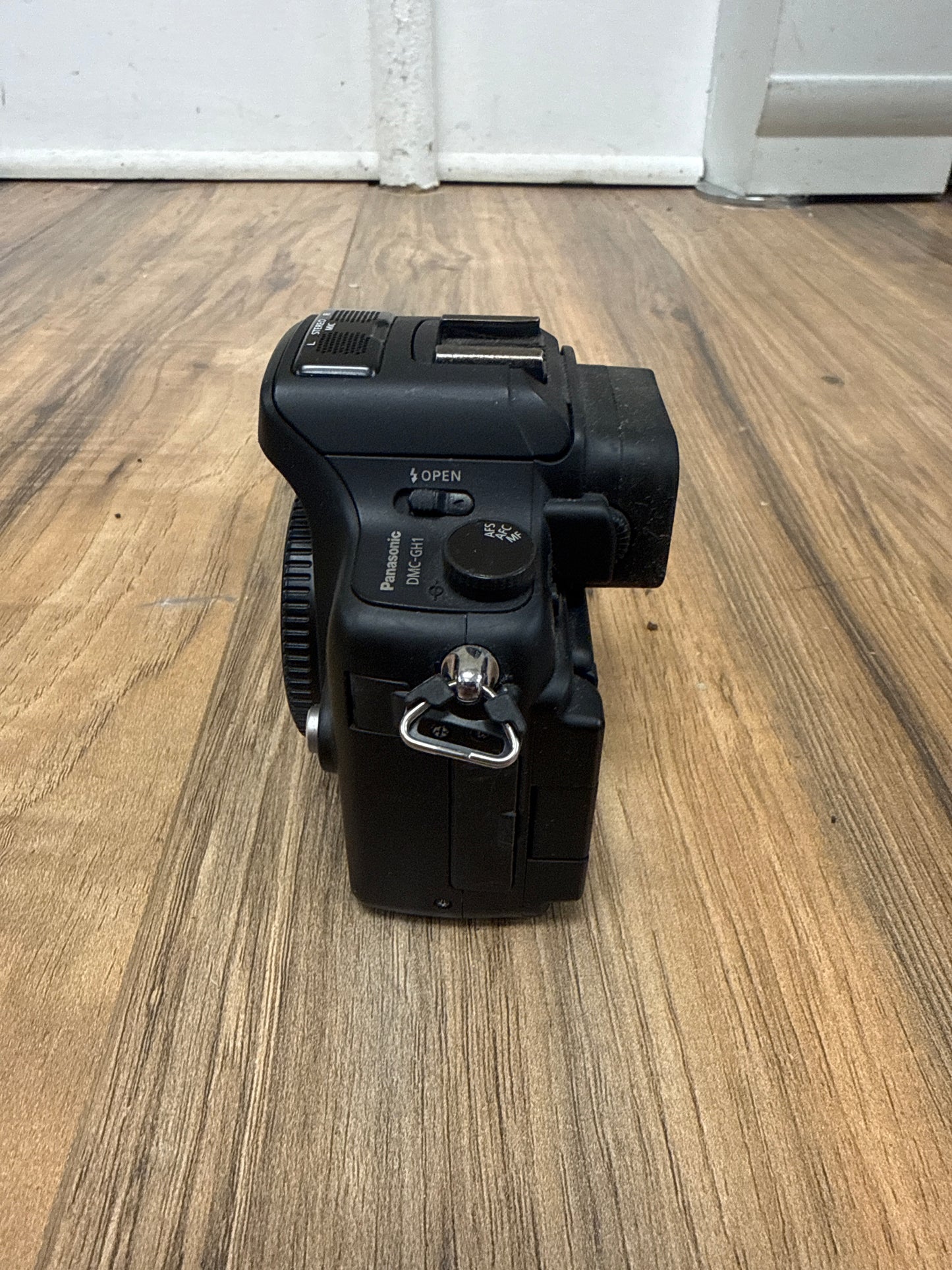 Panasonic Lumix DMC-GH1 (used) S/N: WE9SB001159