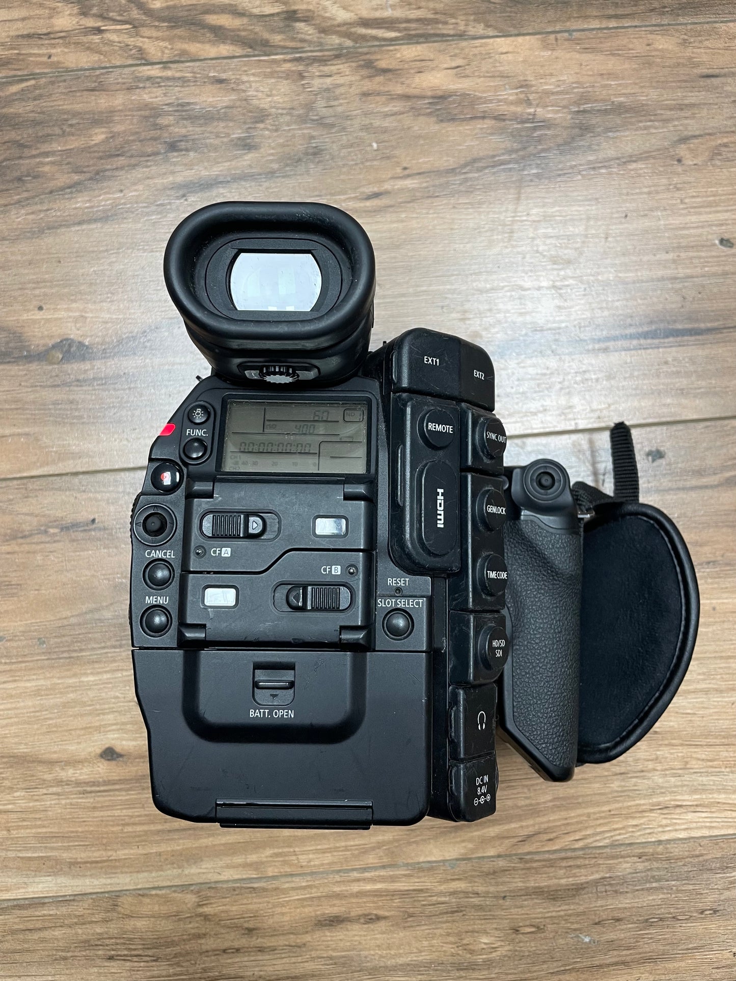 Canon EOS C300 EF Non-Dual-Pixel AF Cinema Camera