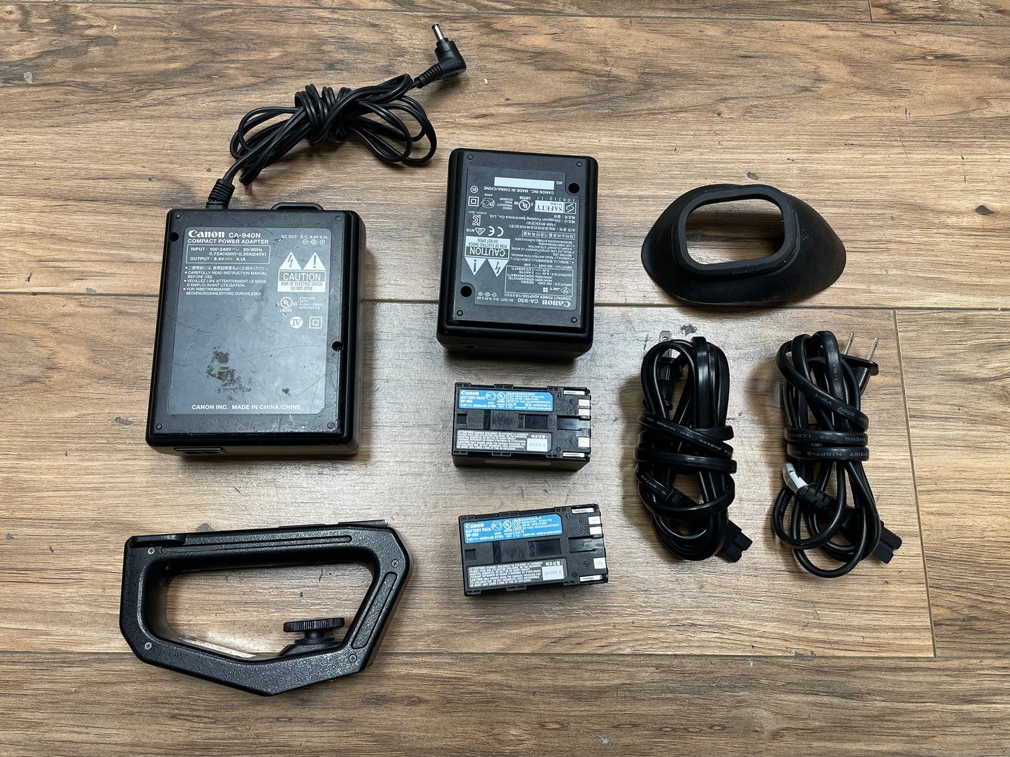 Canon EOS C300 EF Non-Dual-Pixel AF Cinema Camera