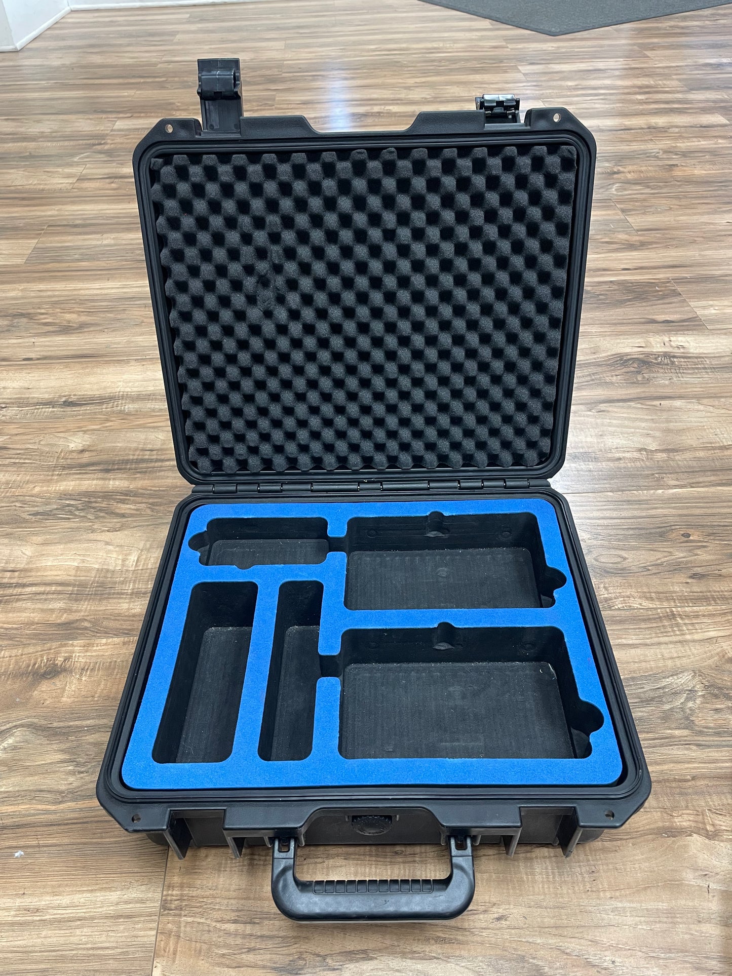 TiltaMax Wireless HD Video Transmission Suite WVT‑01 // V-Mount // 1 Tx 2 Rx
