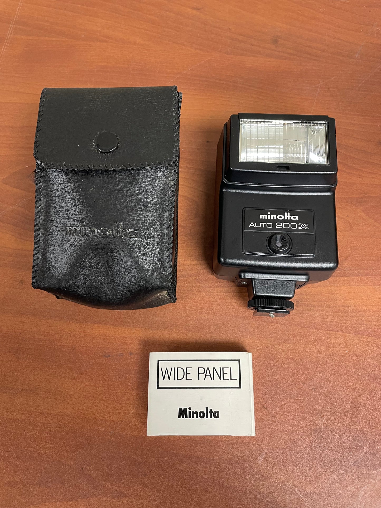 Minolta Auto Electroflash 200x Shoe Mount Flash Battery Operated w/ Case & Manual