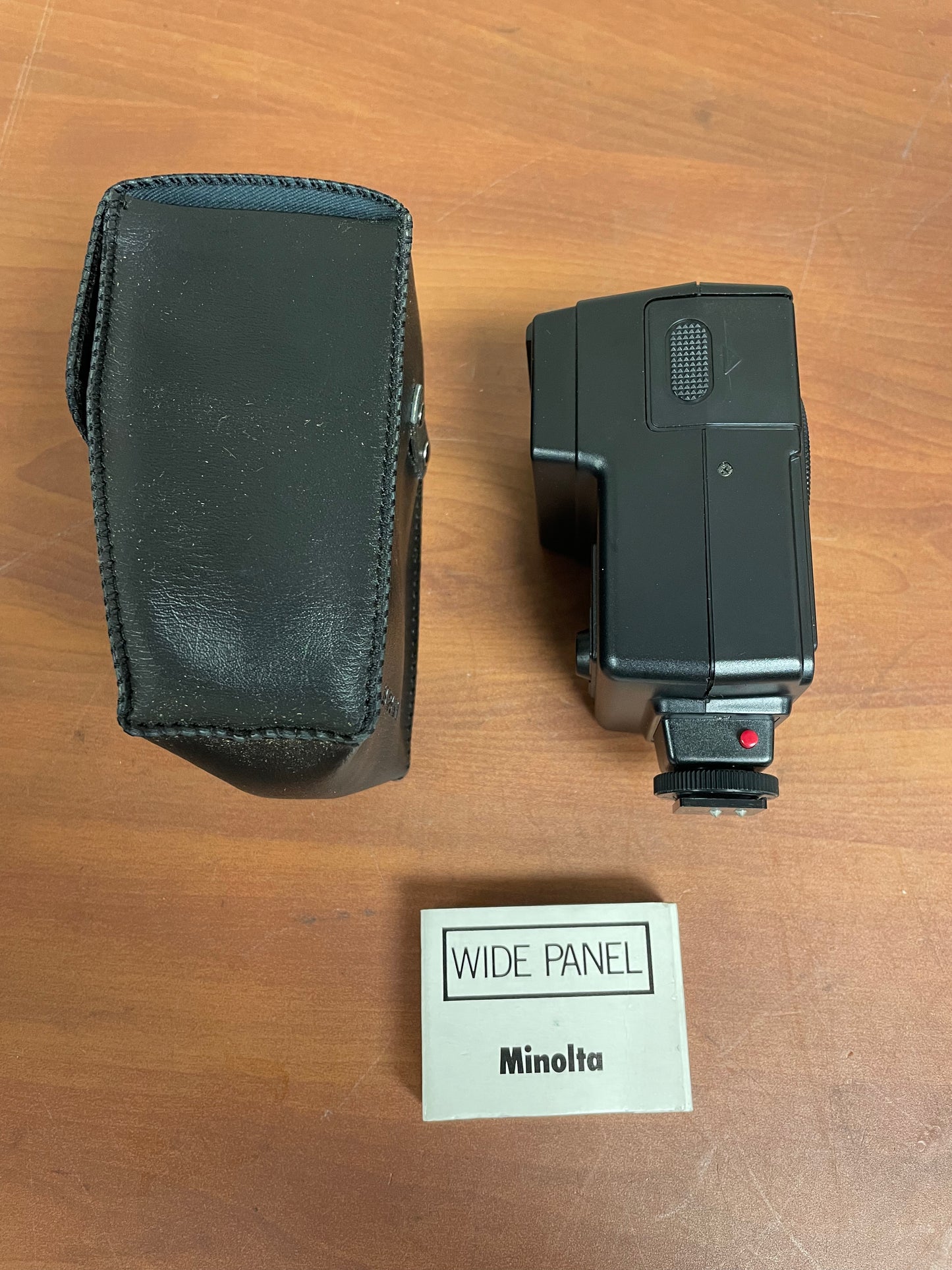 Minolta Auto Electroflash 200x Shoe Mount Flash Battery Operated w/ Case & Manual