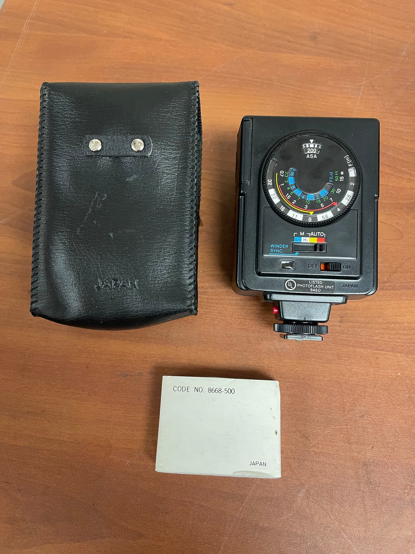 Minolta Auto Electroflash 200x Shoe Mount Flash Battery Operated w/ Case & Manual