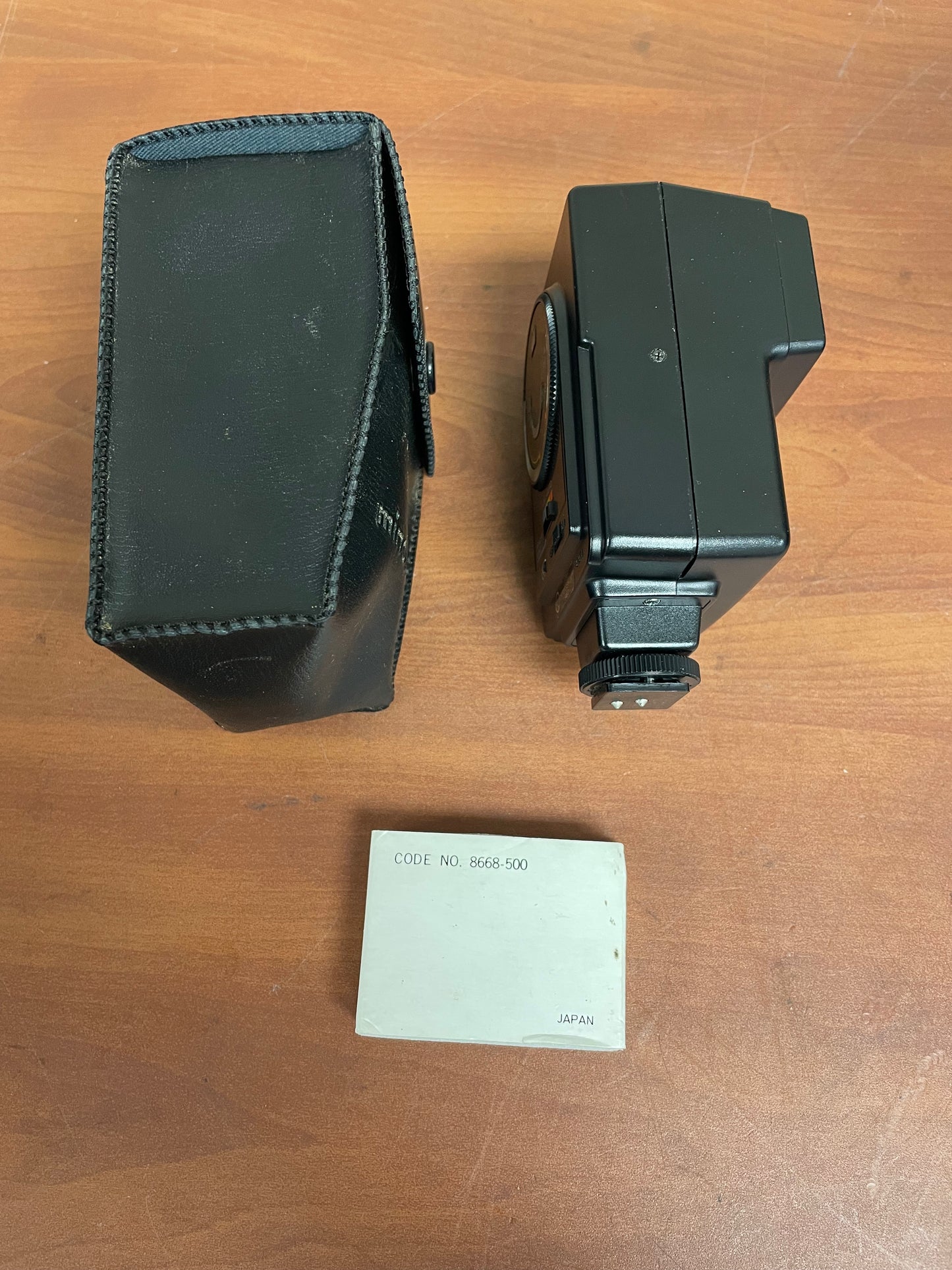 Minolta Auto Electroflash 200x Shoe Mount Flash Battery Operated w/ Case & Manual