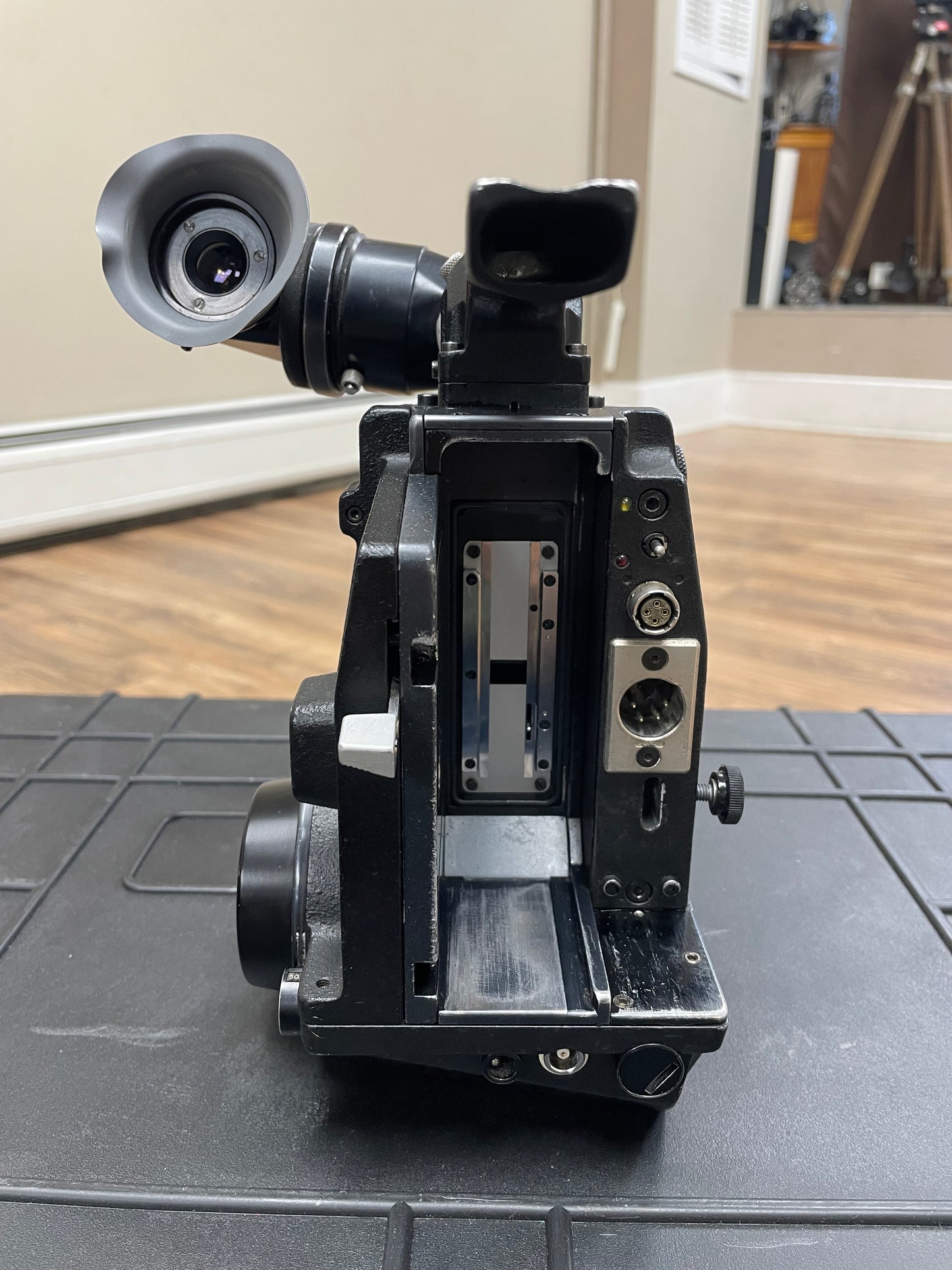 Aaton LTR-7 Regular 16mm Camera Kit with Angenieux 9.5-57mm Zoom Lens S# B80