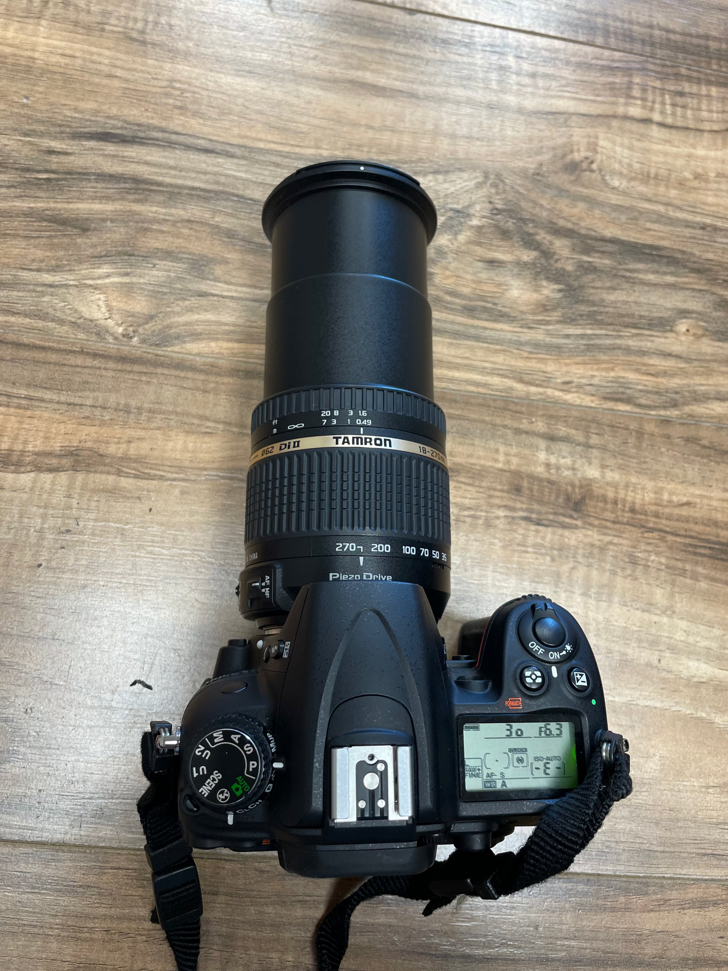 Nikon D7000 16.2MP w/ Tamron AF 18-270mm f3.5-6.3 Lens & Bag